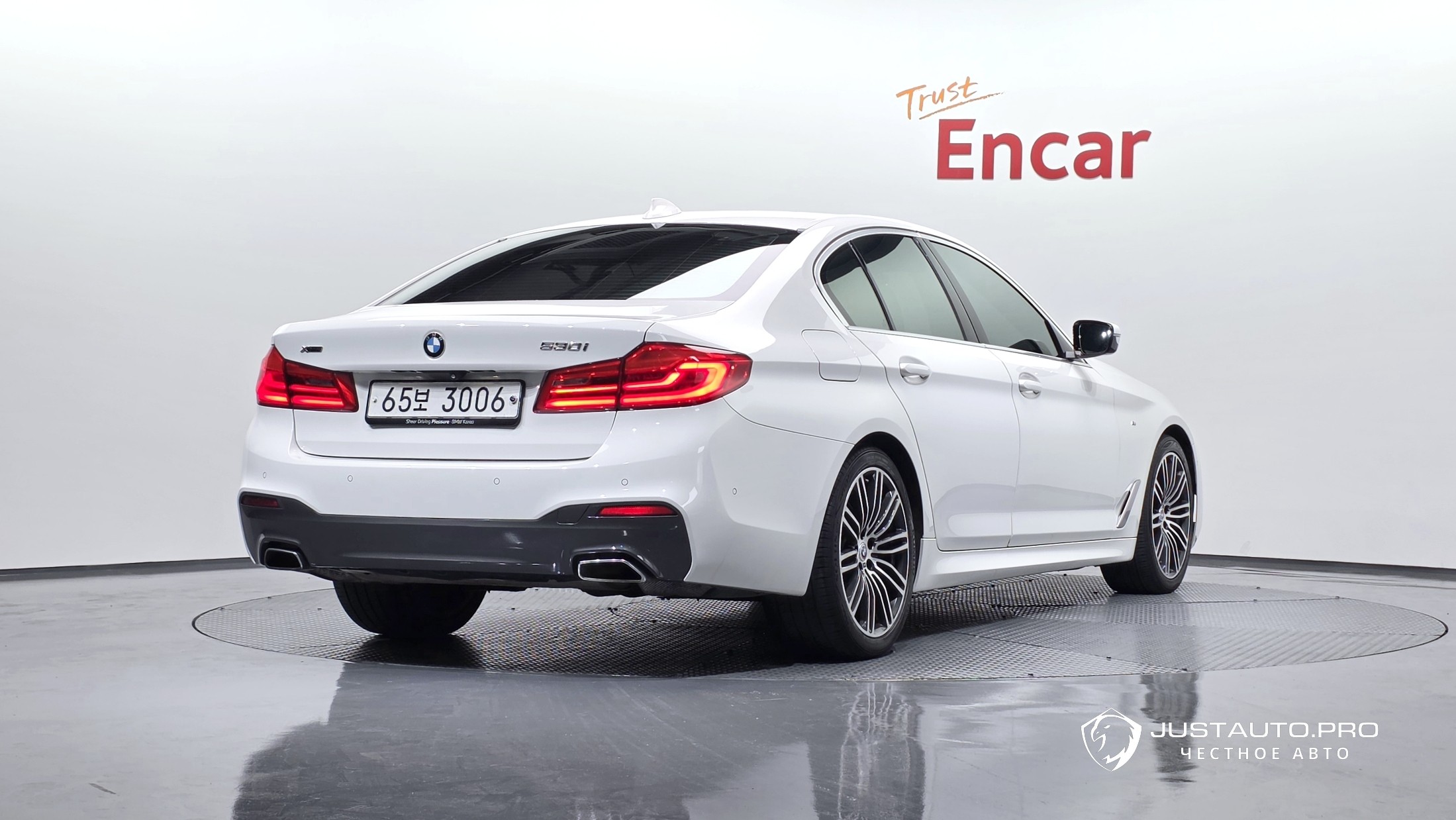 Автомобиль BMW 5-Series