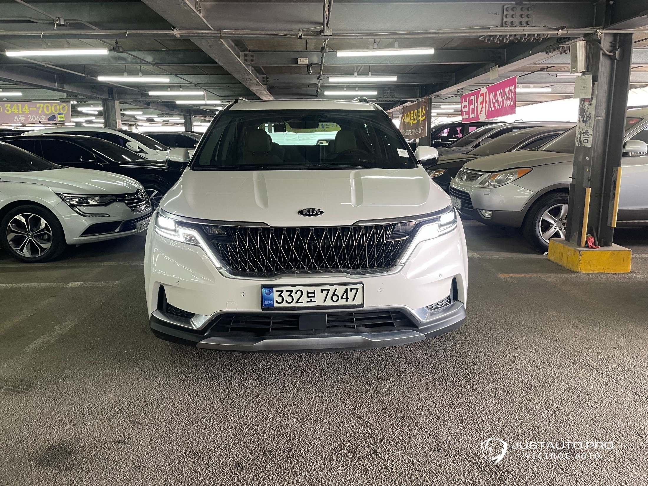 Автомобиль Kia Canival