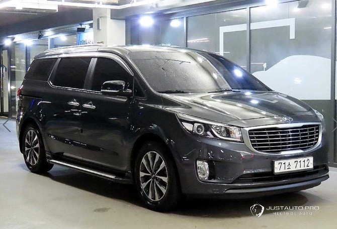 Автомобиль Kia Canival