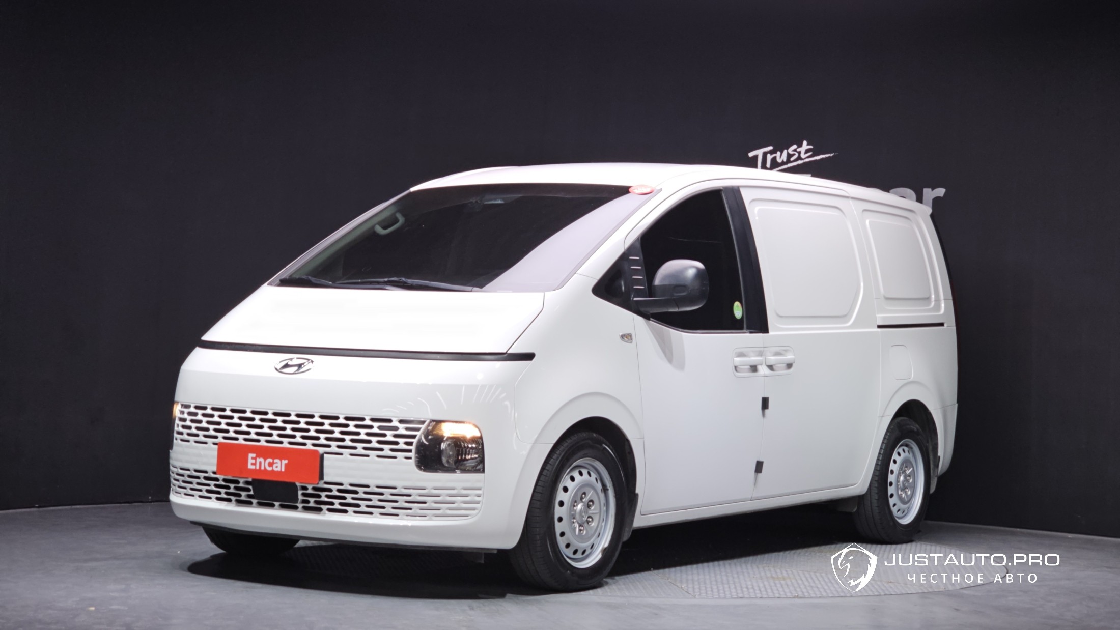 Автомобиль Hyundai Staria