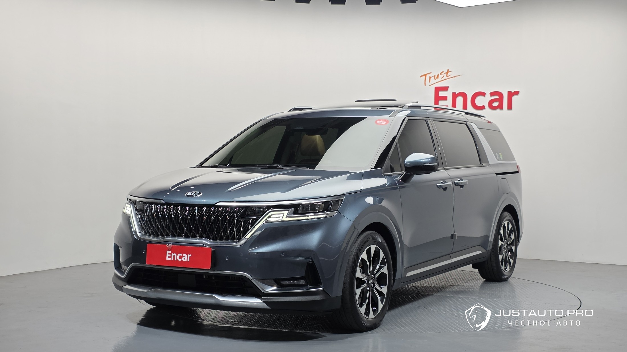 Автомобиль Kia Canival