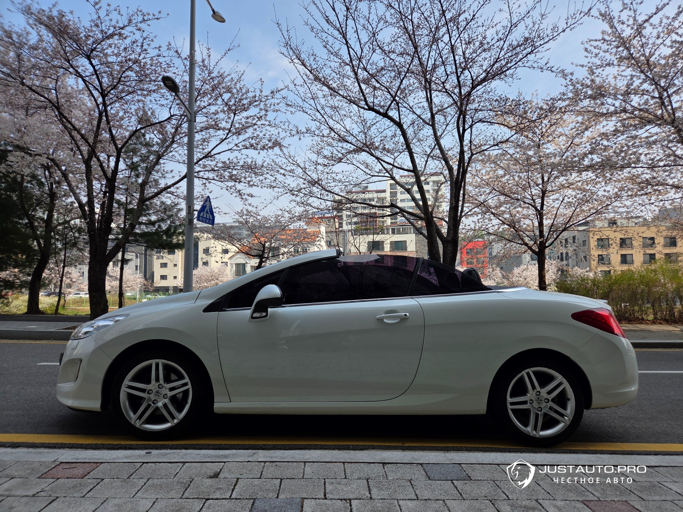 Автомобиль Peugeot 308
