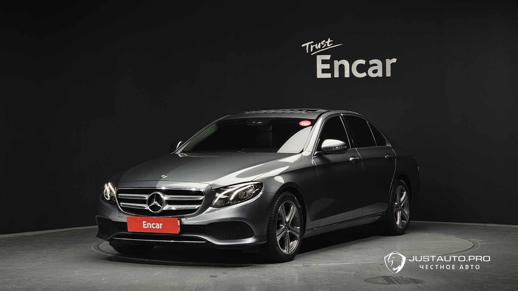 Автомобиль Mercedes-Benz E-Class