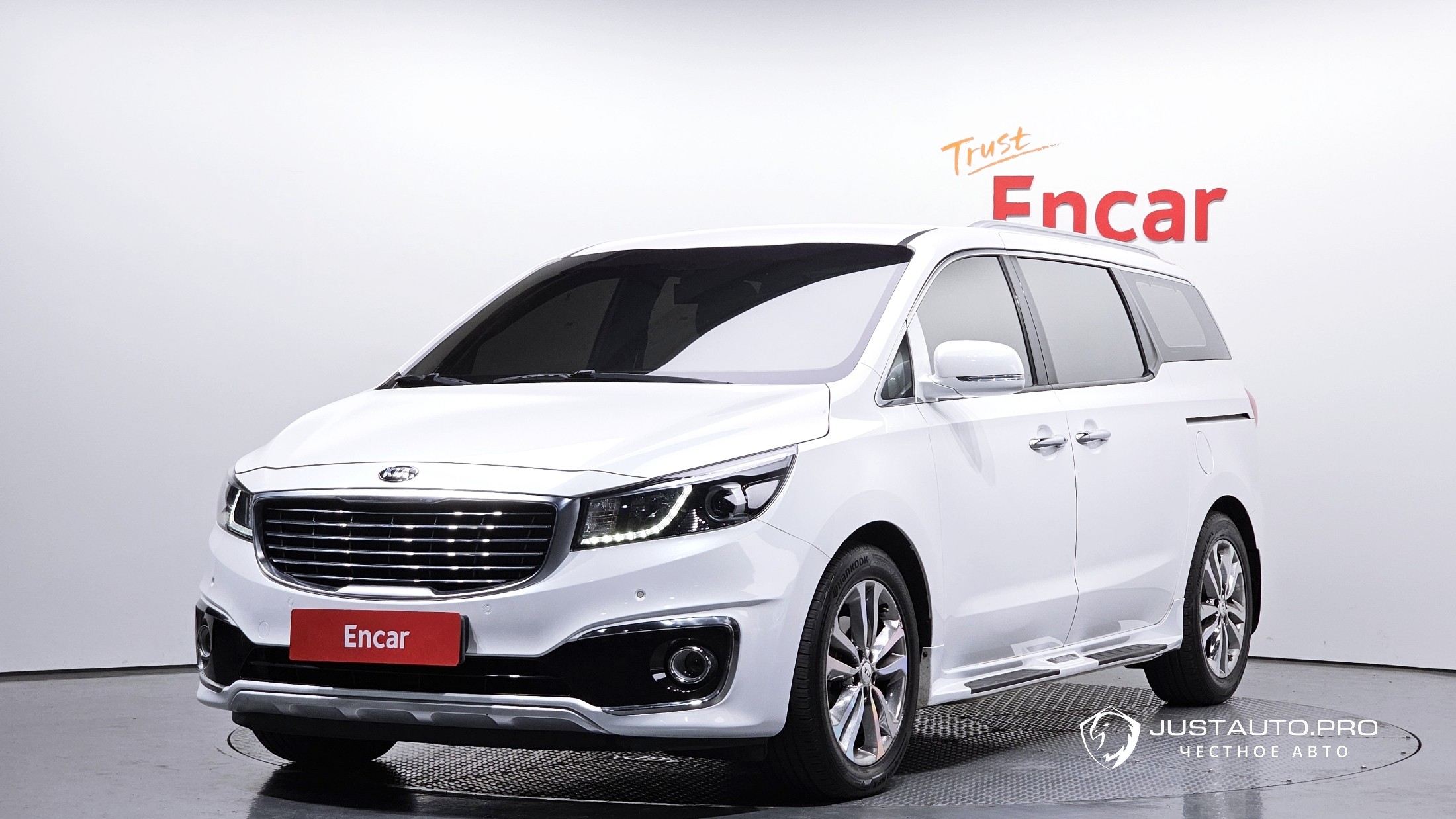 Автомобиль Kia Canival