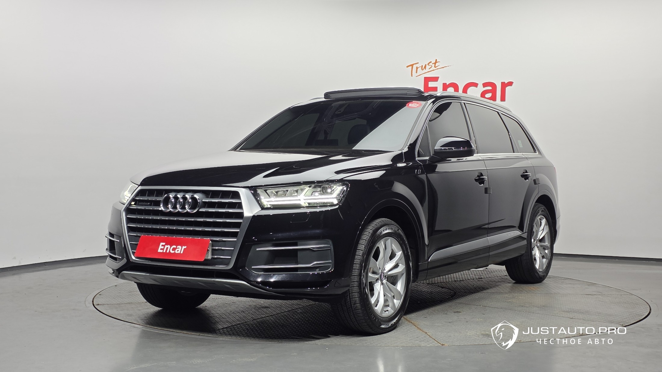 Автомобиль Audi Q7