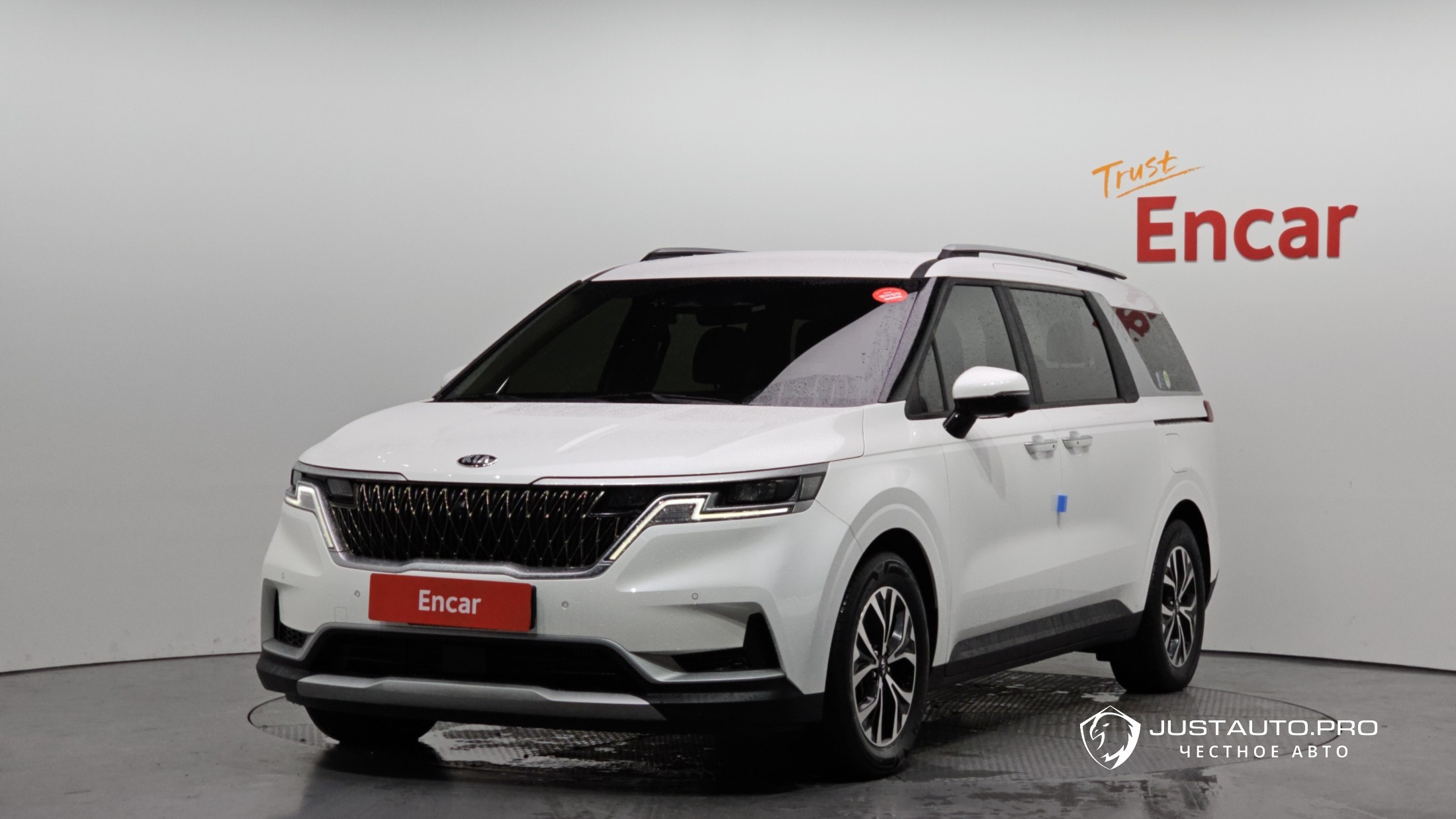 Автомобиль Kia Canival