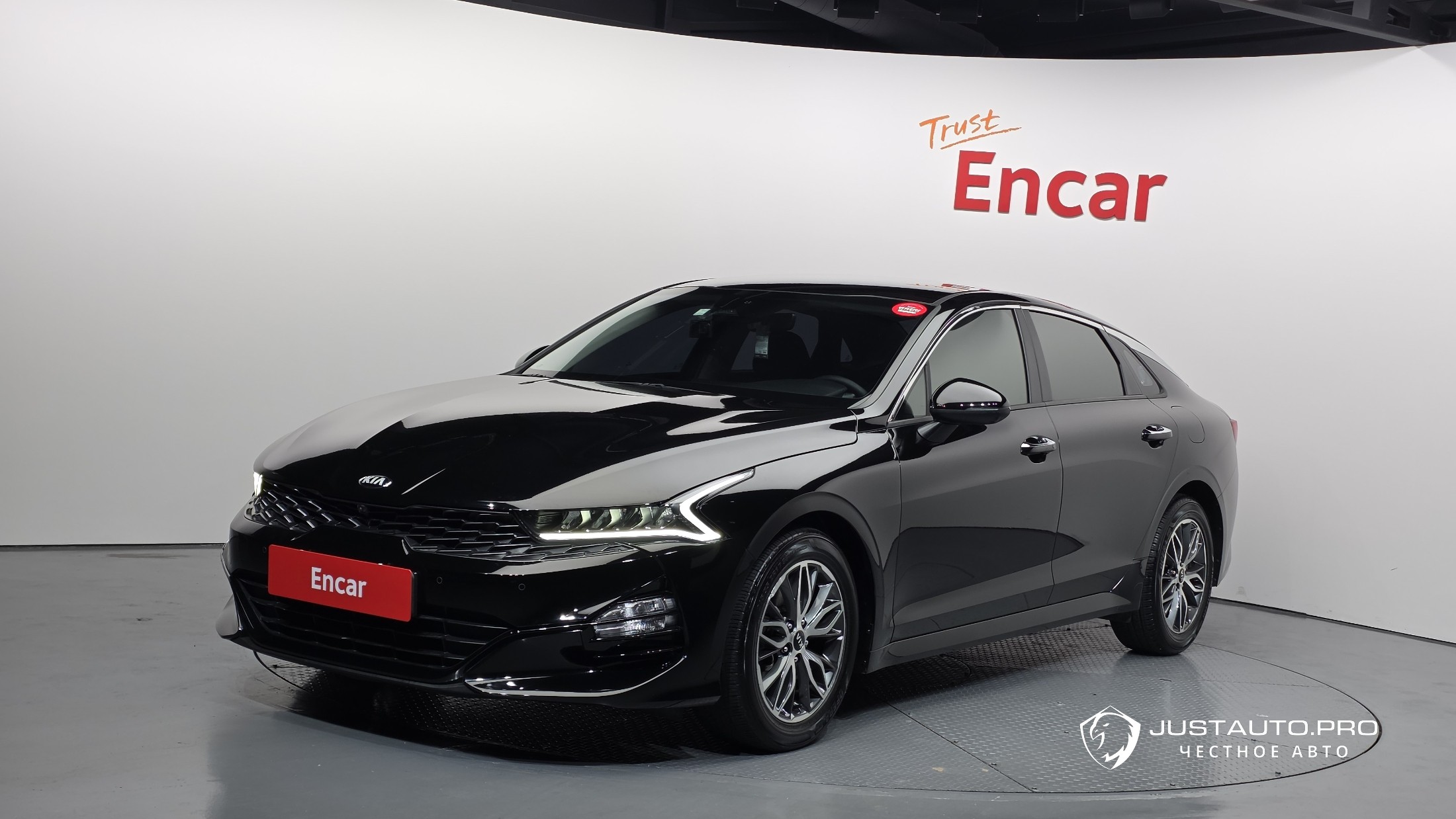 Автомобиль Kia K5