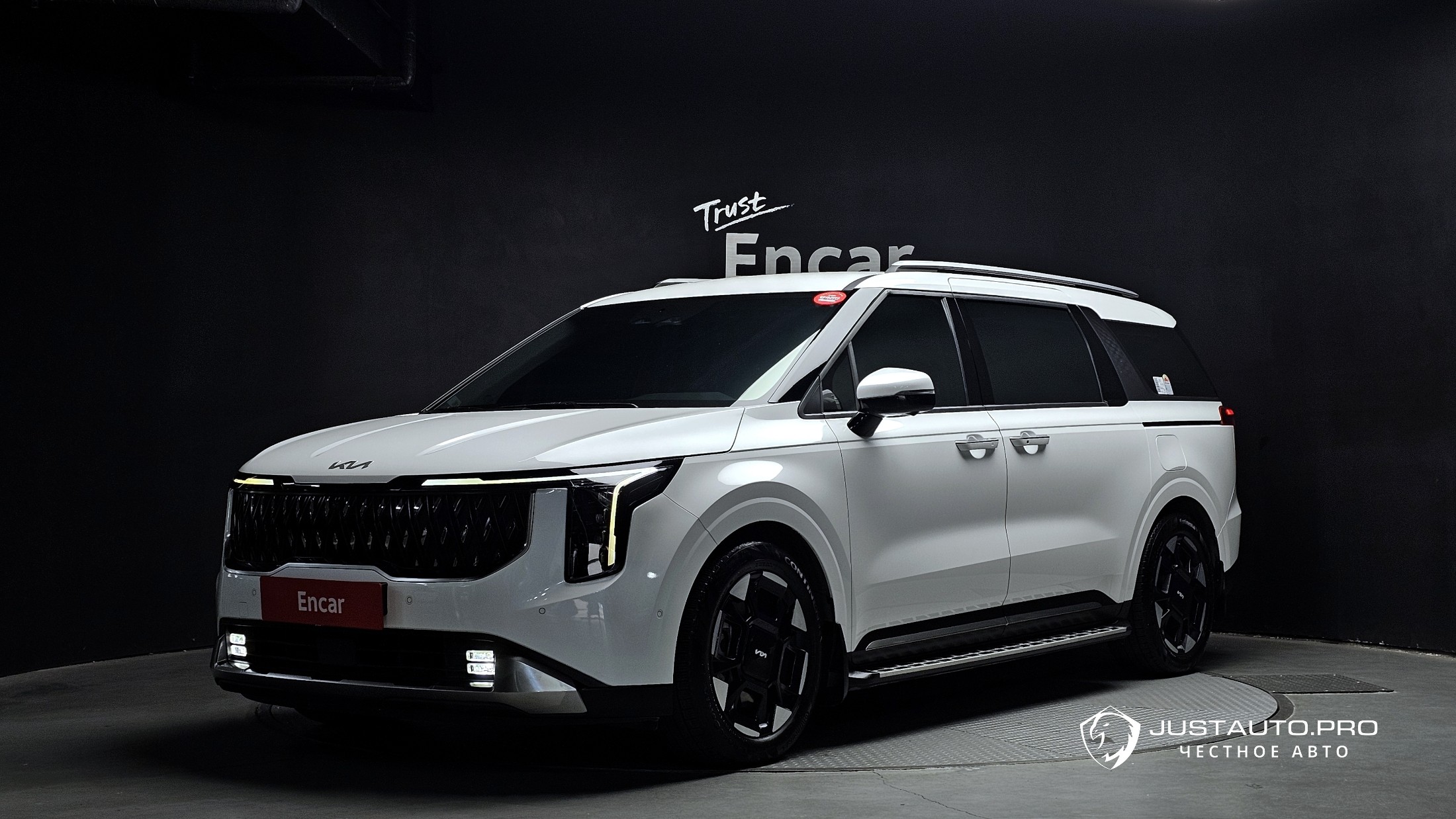 Автомобиль Kia Canival