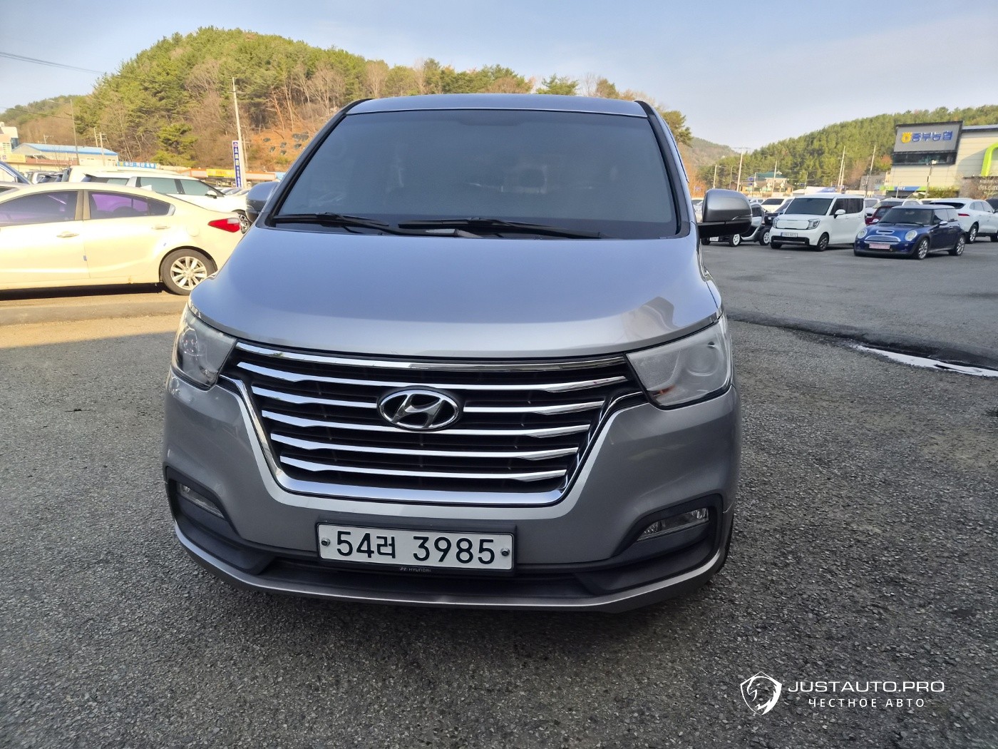 Автомобиль Hyundai Starex