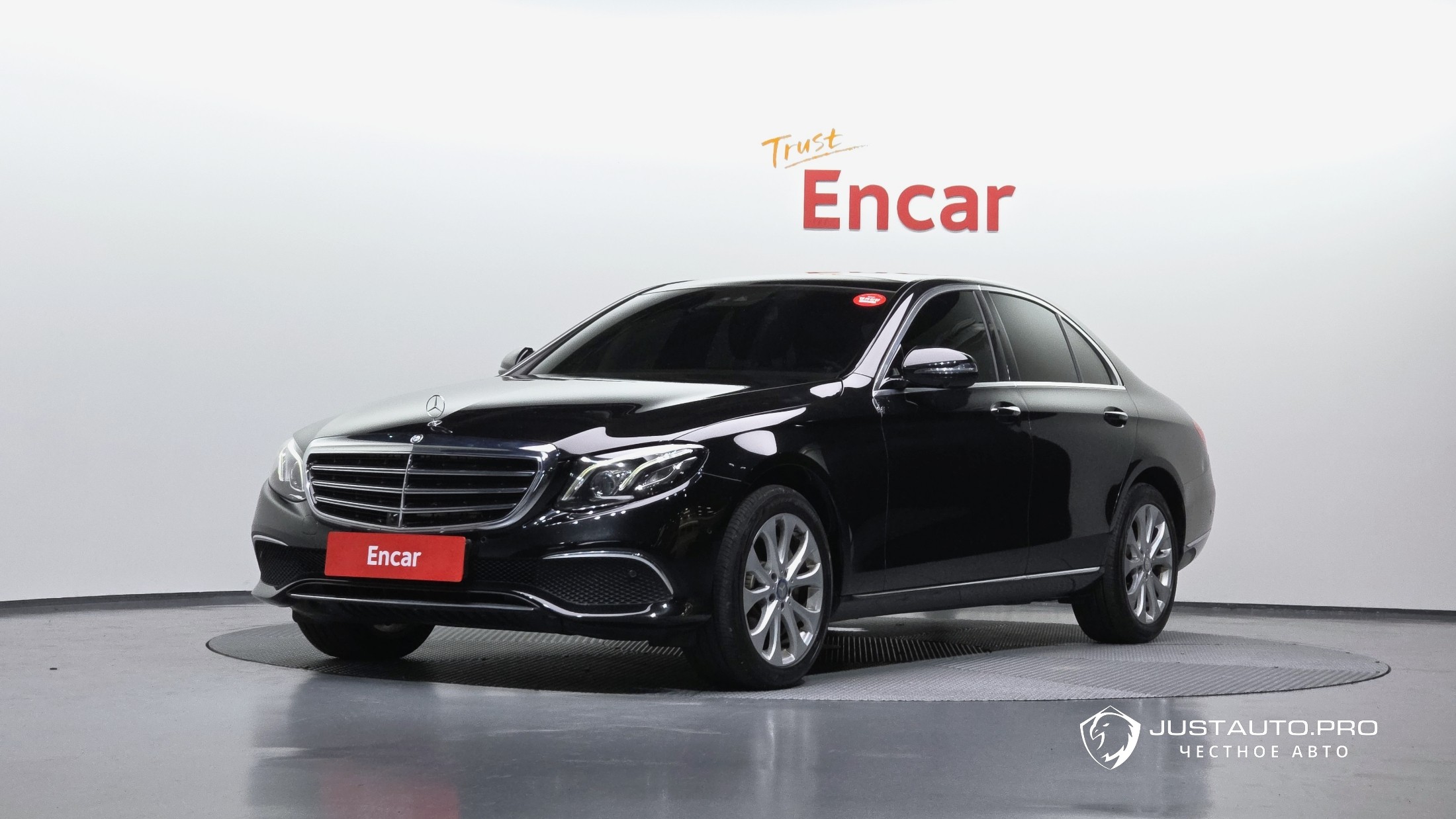 Автомобиль Mercedes-Benz E-Class