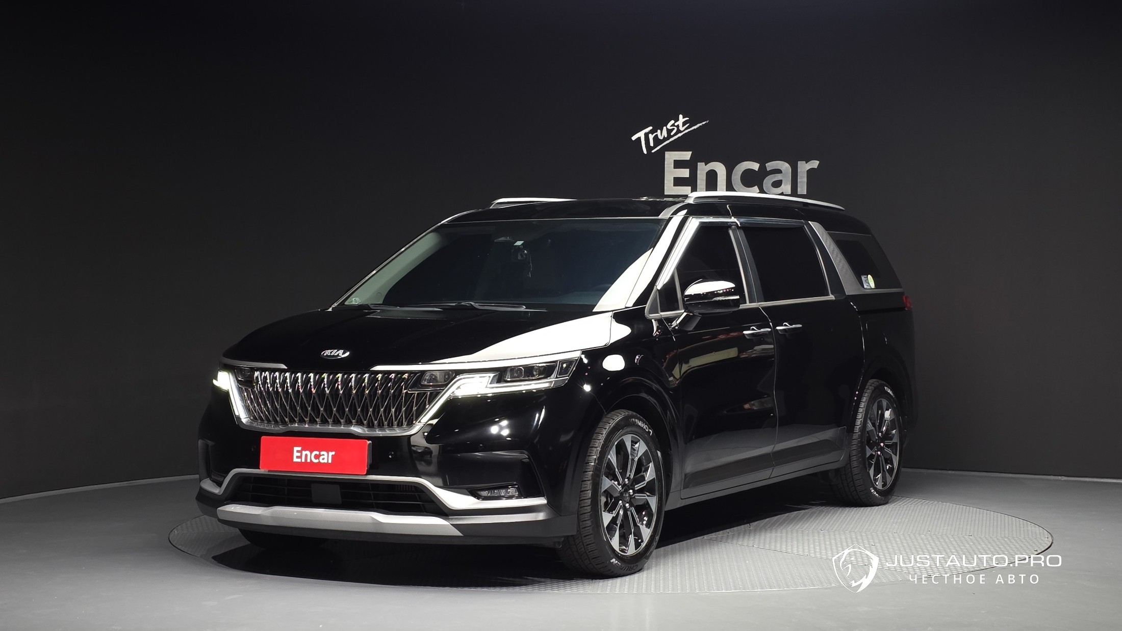 Автомобиль Kia Canival