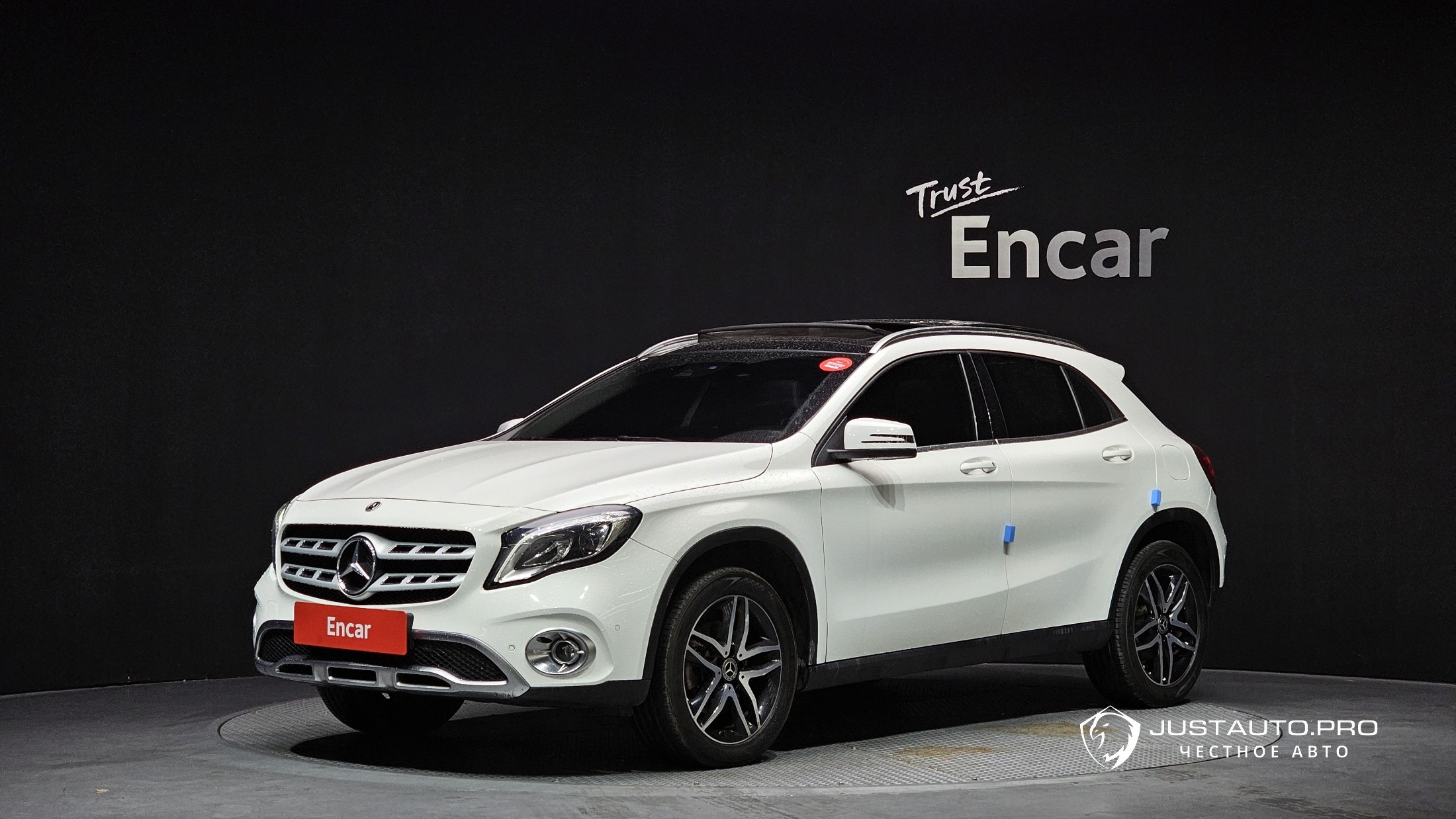 Автомобиль Mercedes-Benz GLA-Class