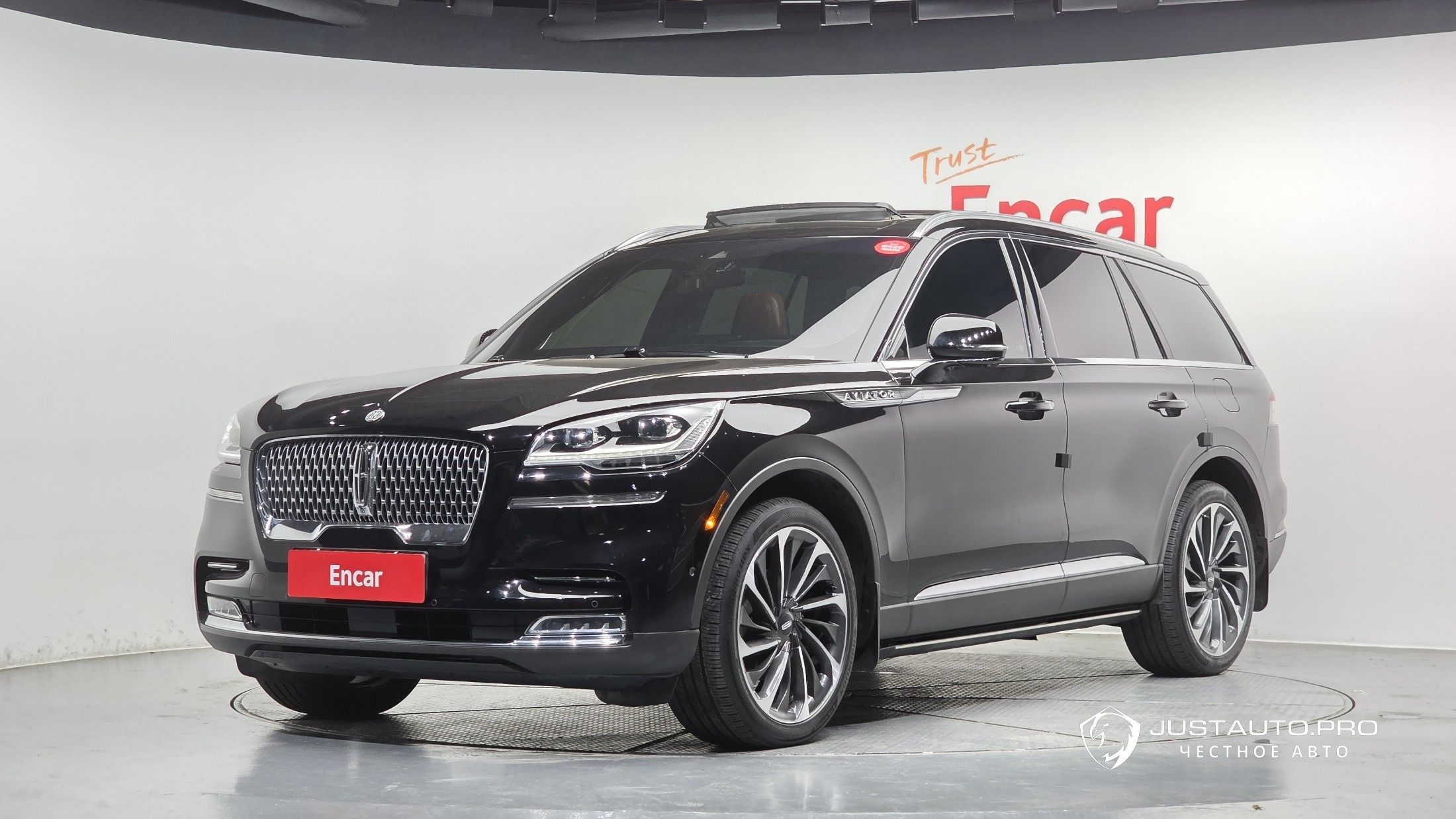 Автомобиль Lincoln Aviator