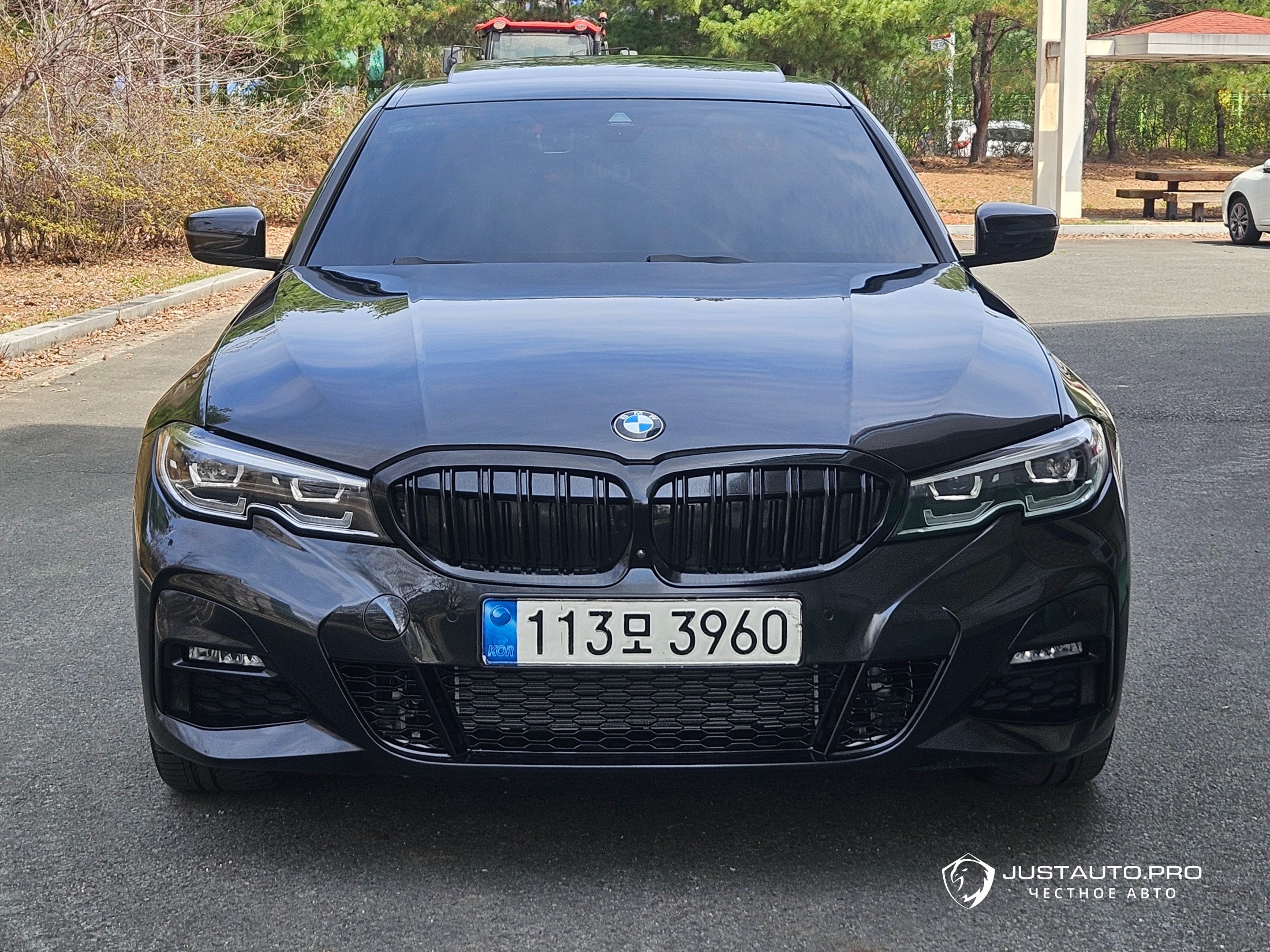Автомобиль BMW 3-Series