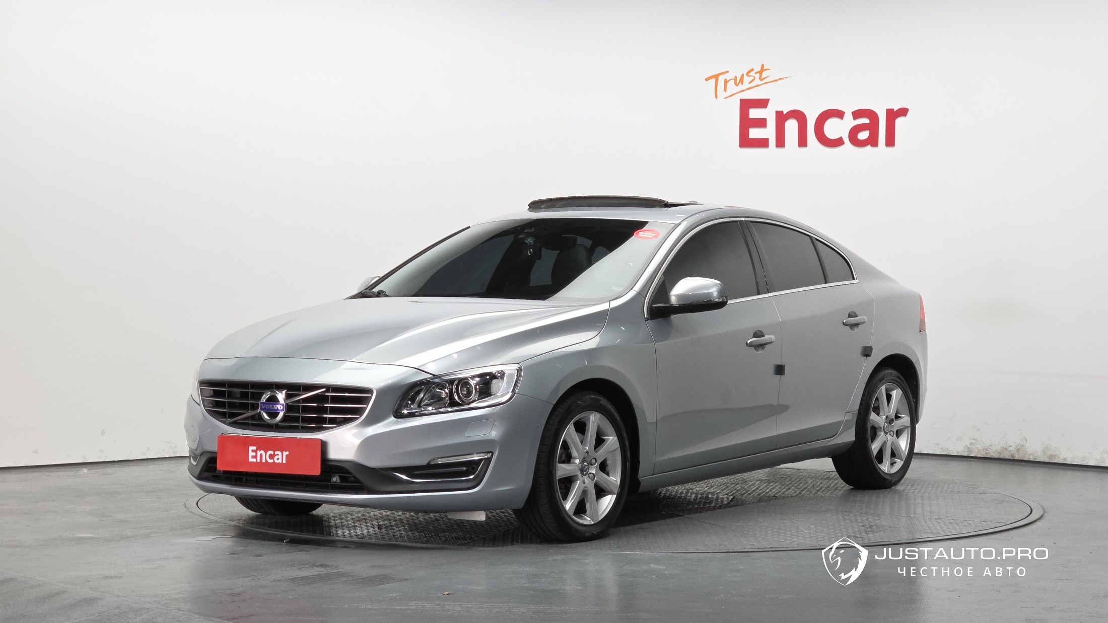 Автомобиль Volvo S60