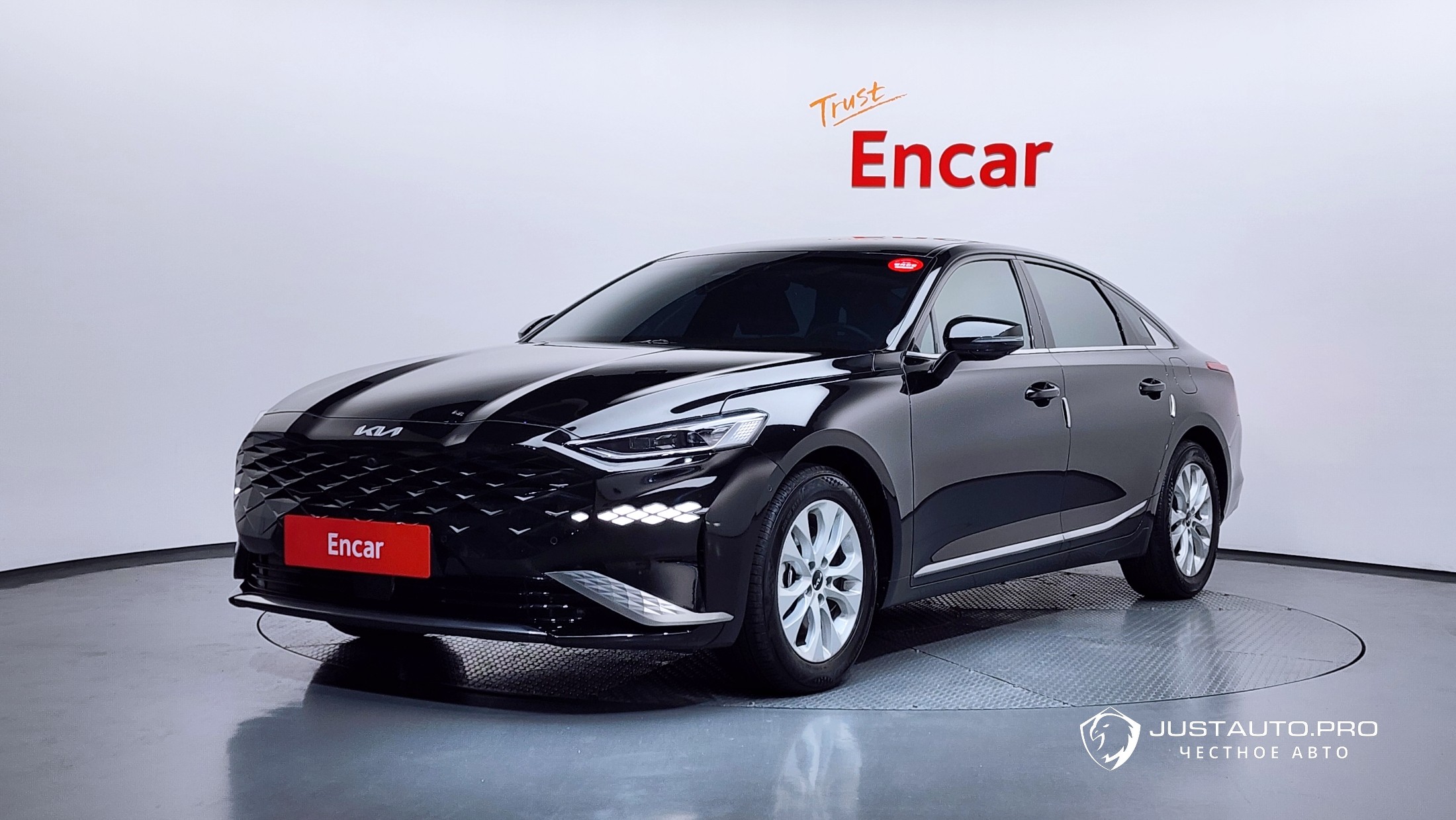 Автомобиль Kia K8