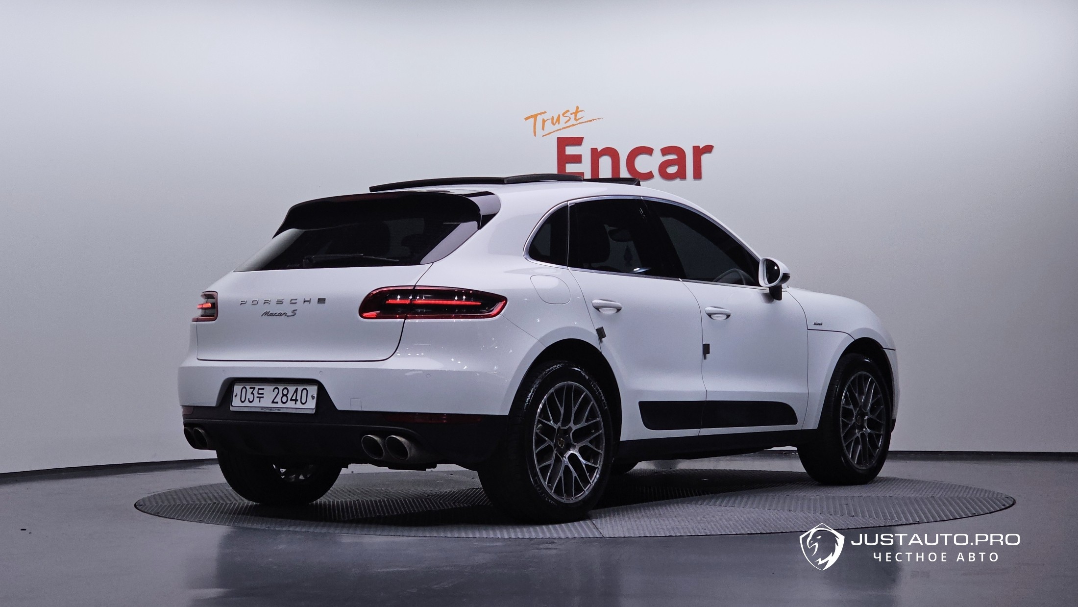 Автомобиль Porsche Macan