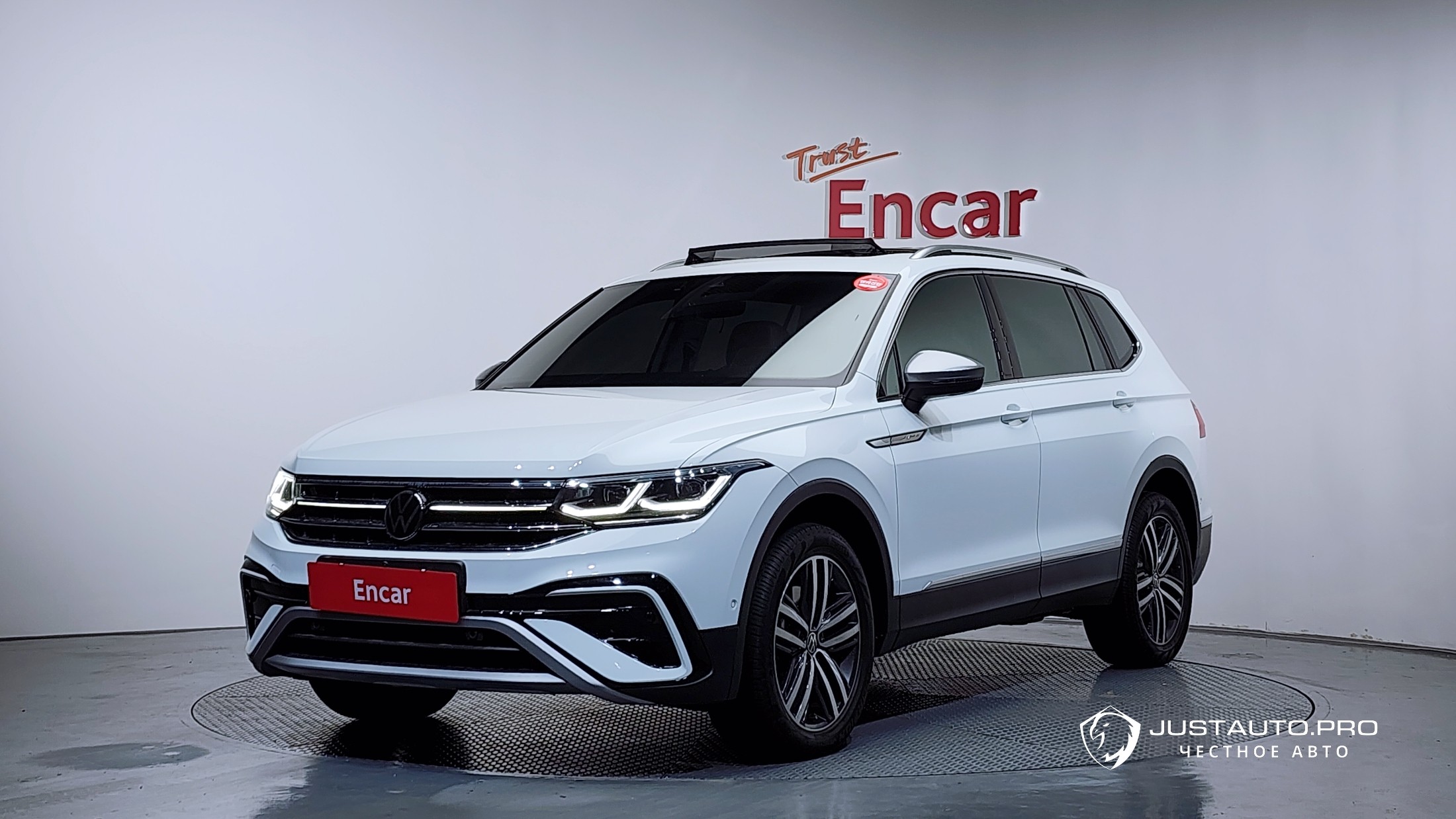 Автомобиль Volkswagen Tiguan