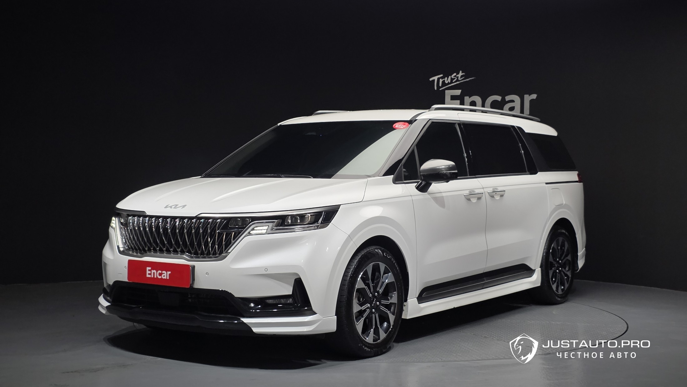 Автомобиль Kia Canival