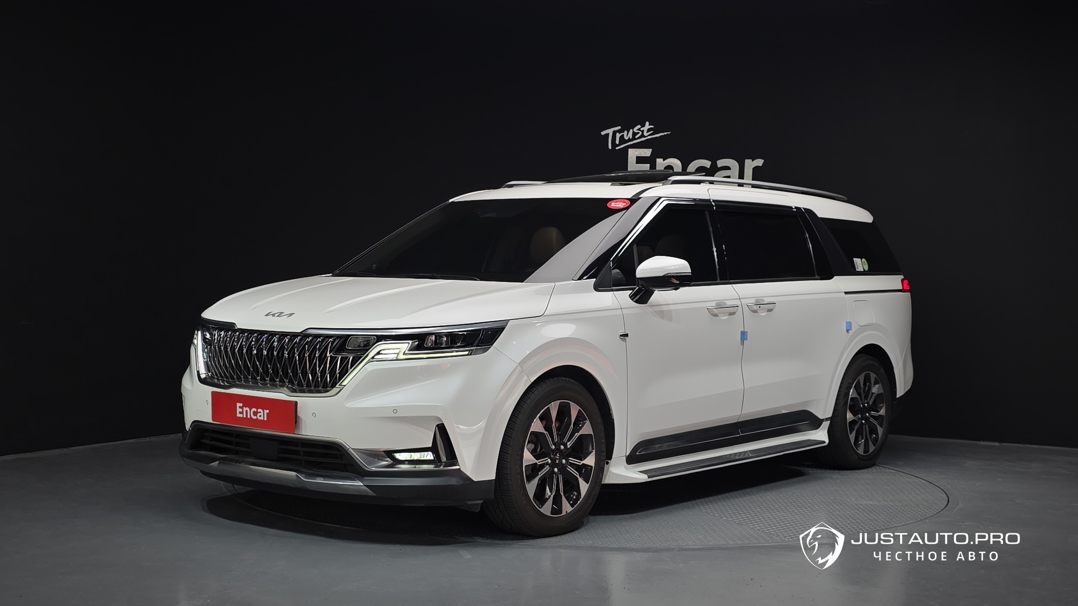 Автомобиль Kia Canival