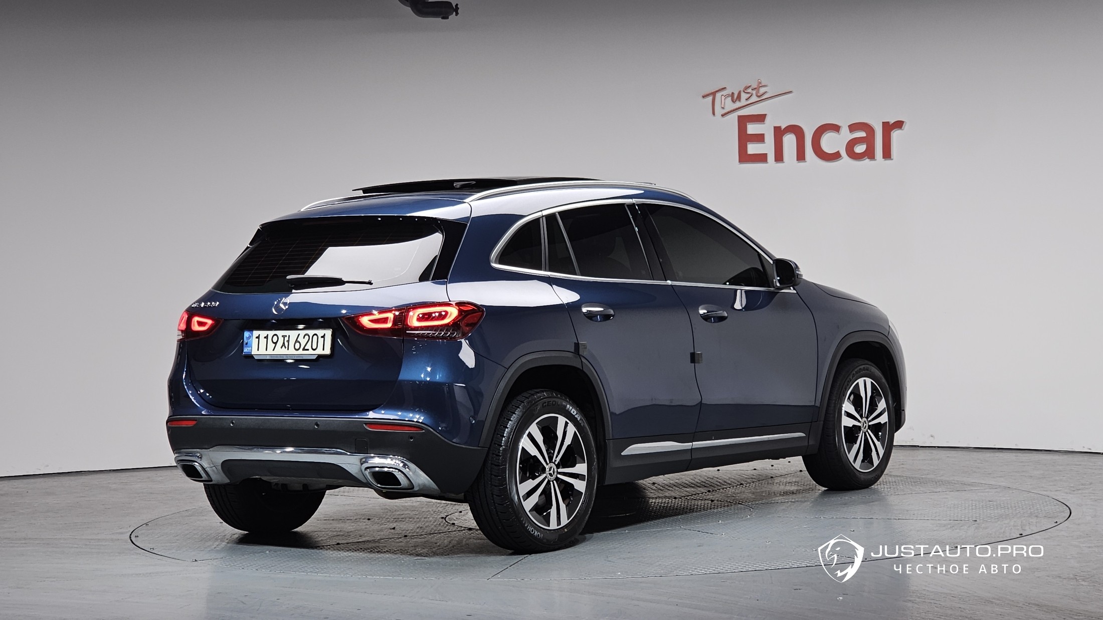 Автомобиль Mercedes-Benz GLA-Class