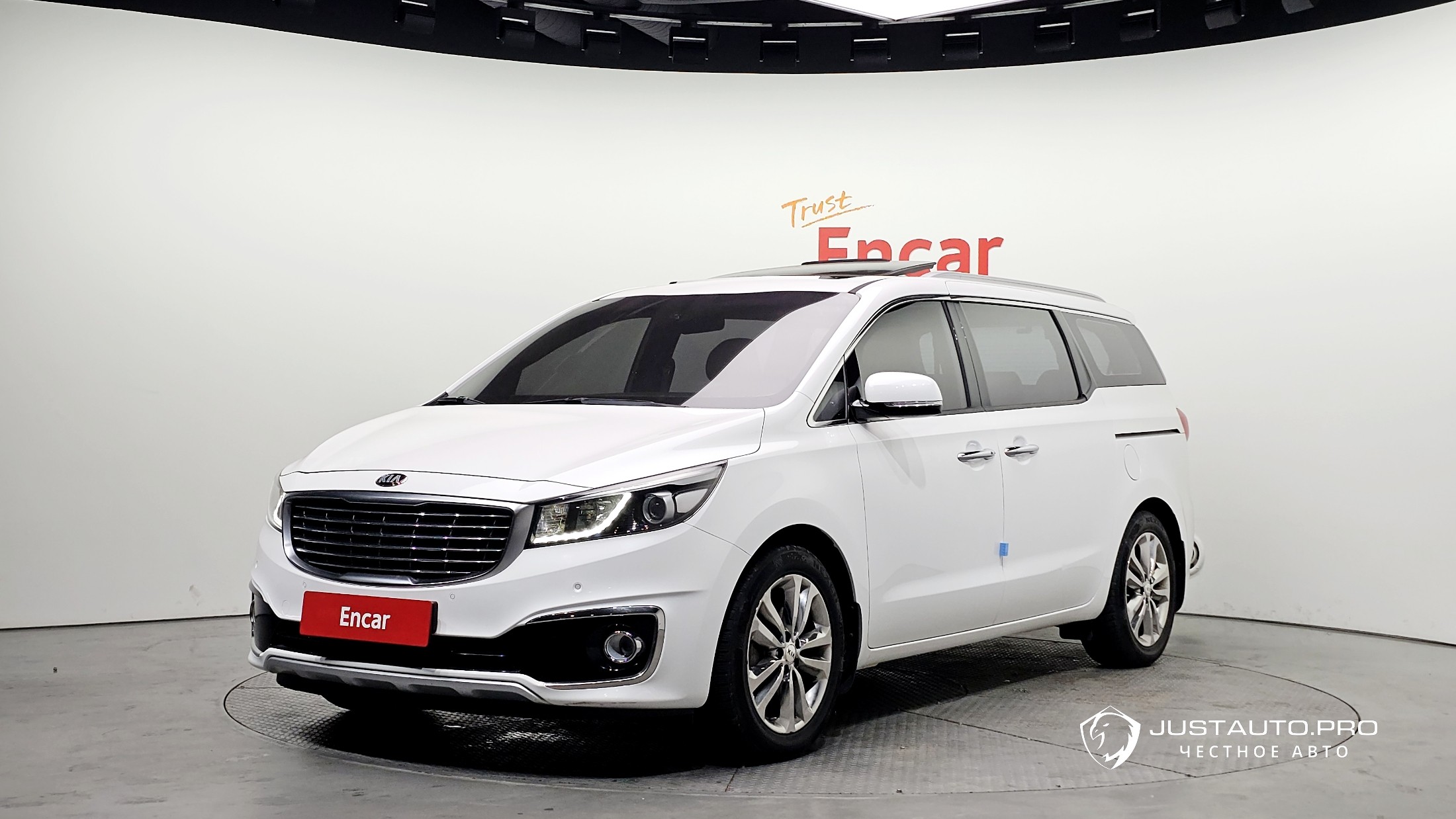 Автомобиль Kia Canival