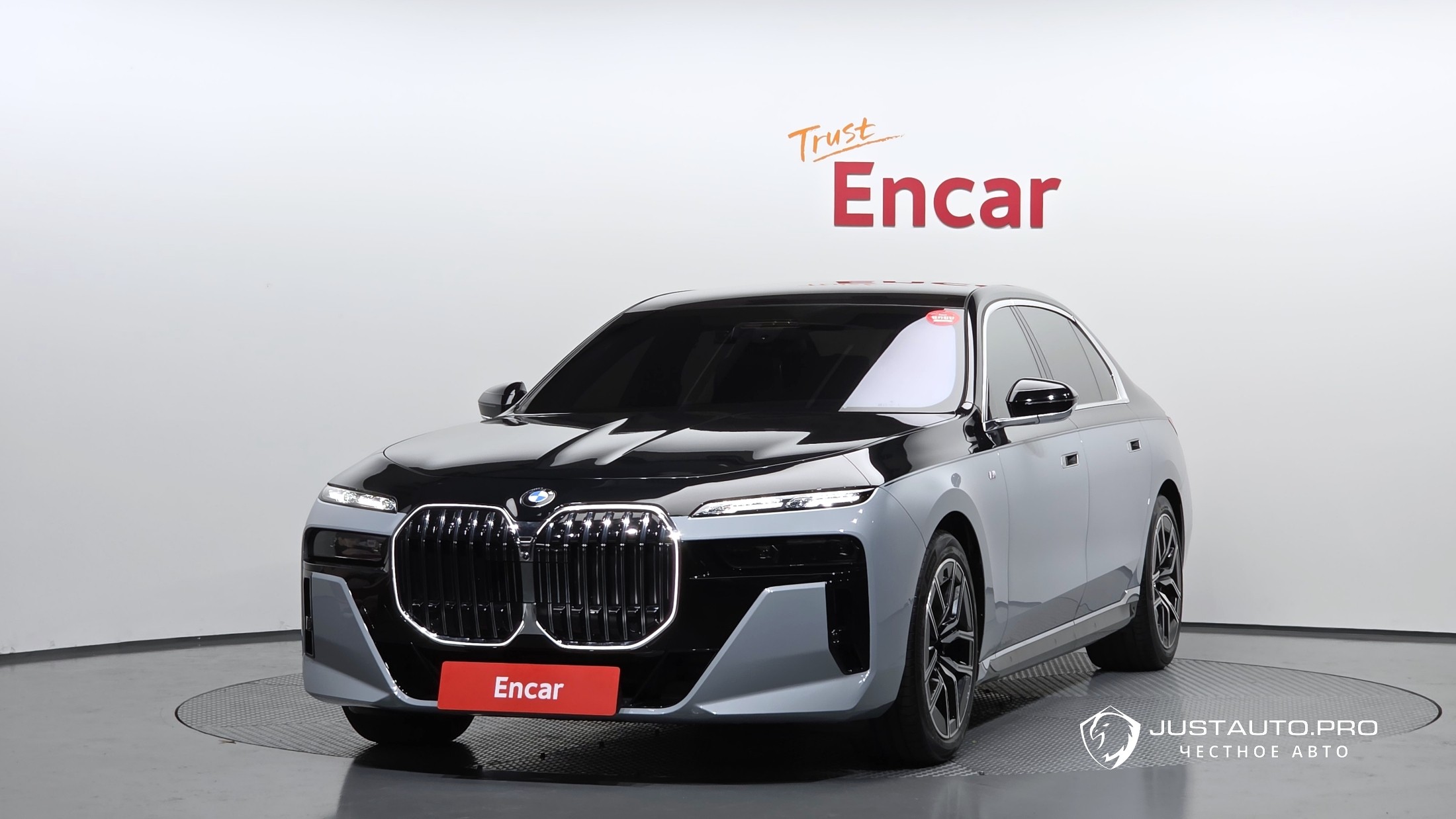 Автомобиль BMW 7-Series