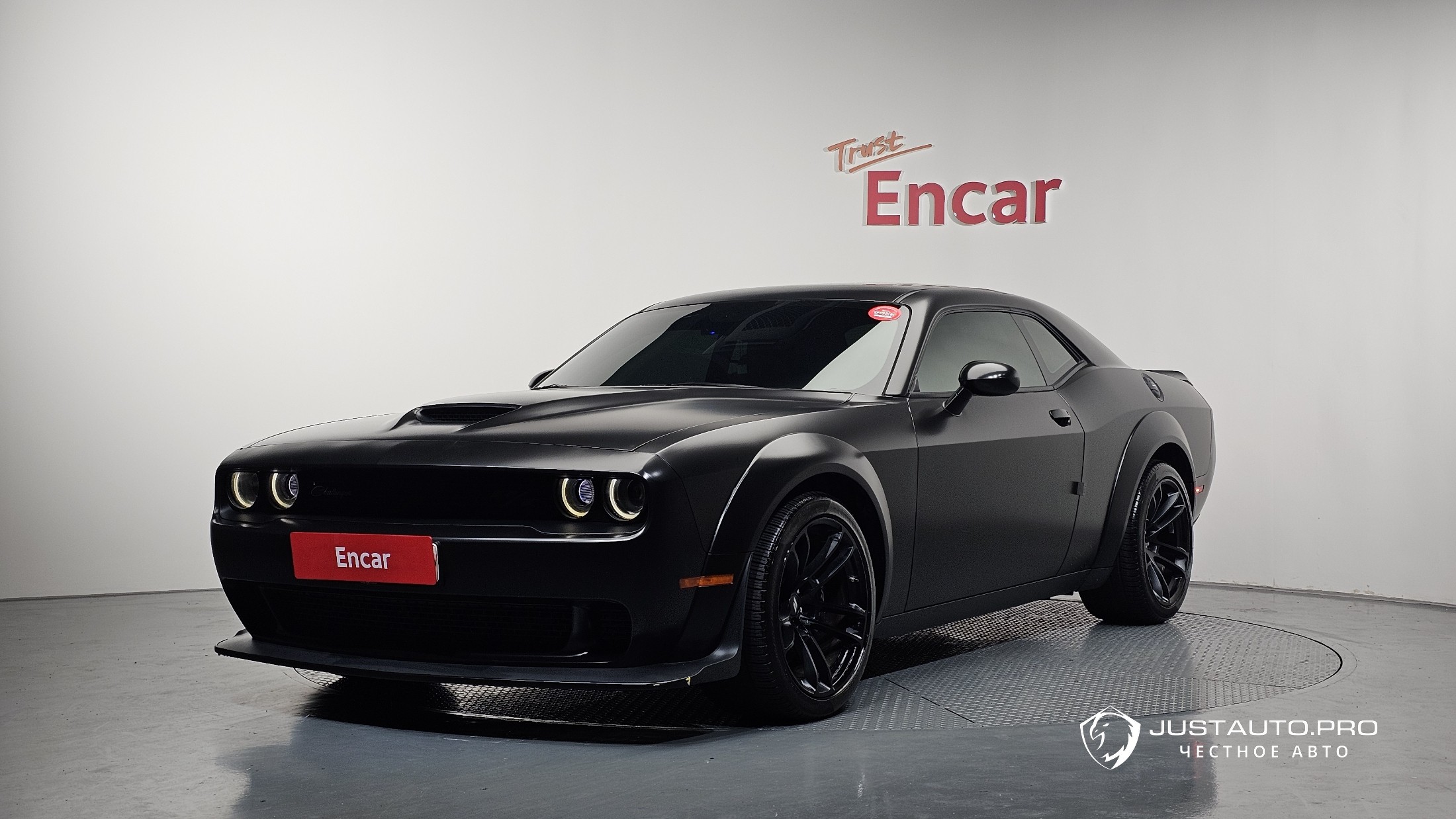 Автомобиль Dodge Challenger