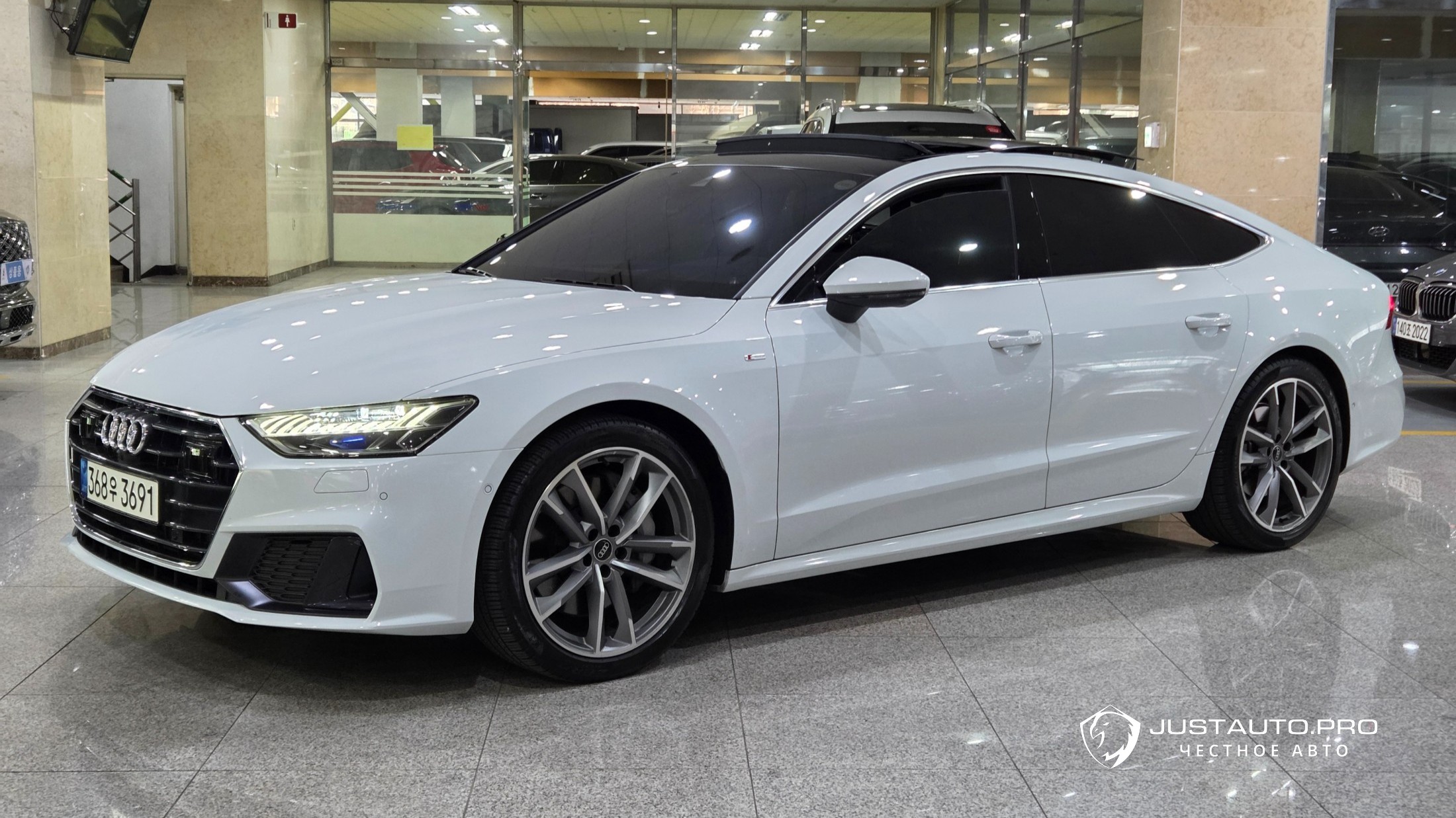 Автомобиль Audi A7