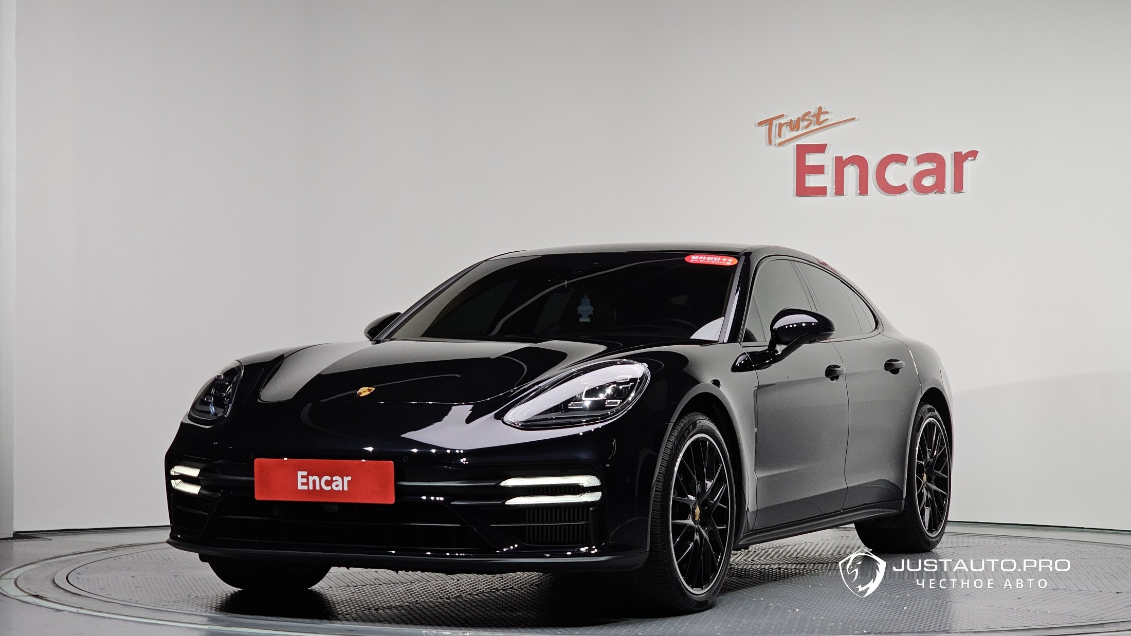 Автомобиль Porsche Panamera