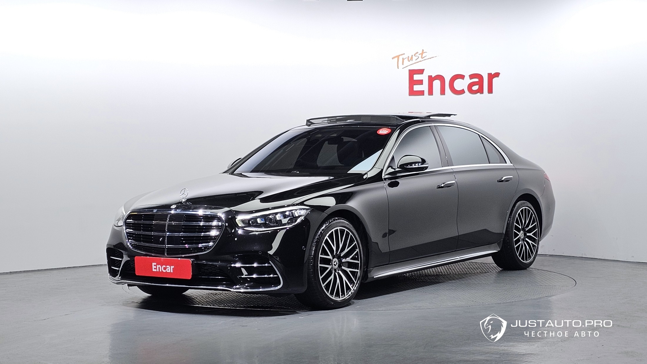 Автомобиль Mercedes-Benz S-Class