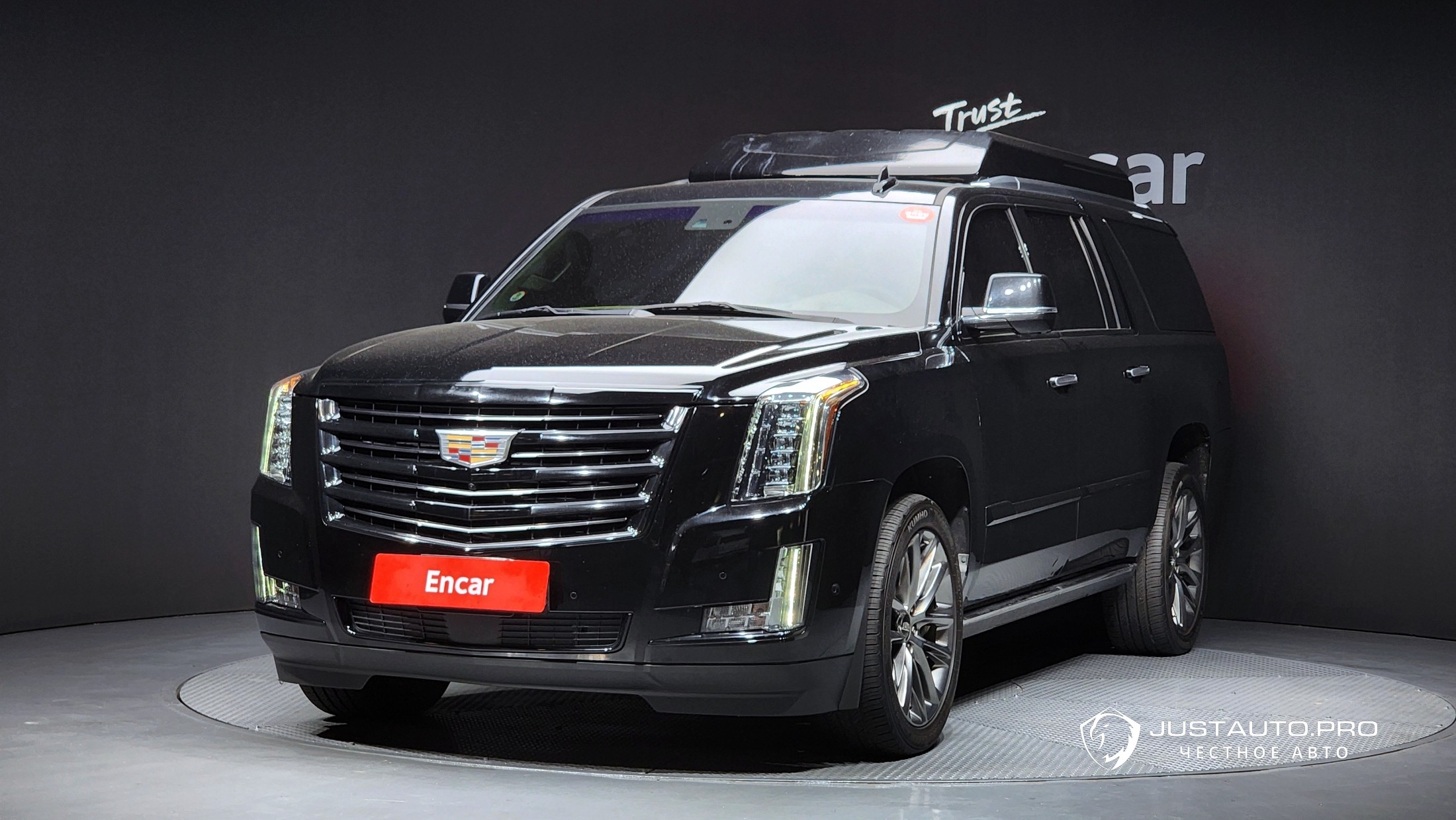 Автомобиль Cadillac Escalade