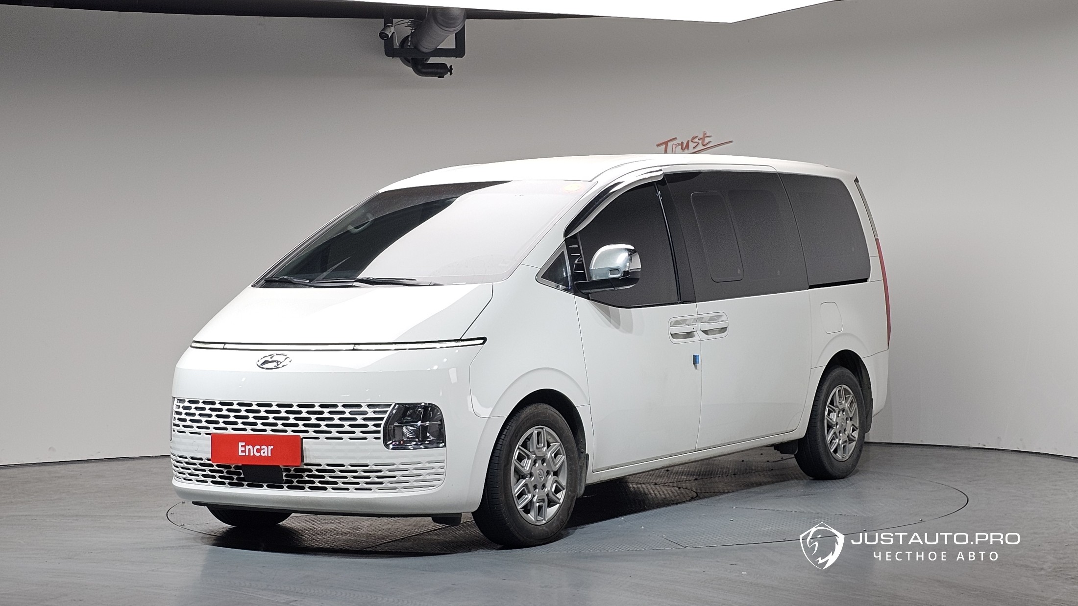 Автомобиль Hyundai Staria