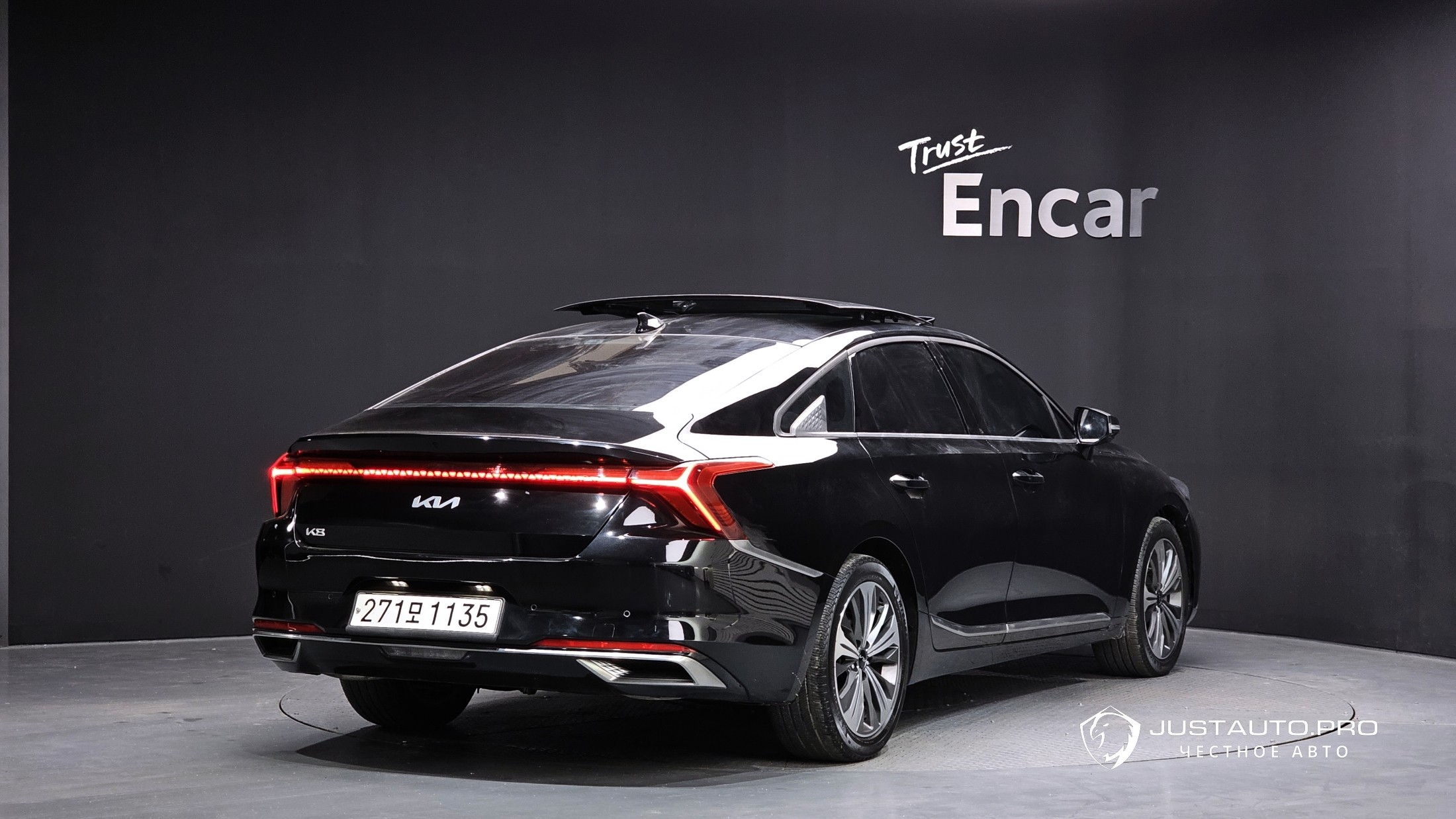 Автомобиль Kia K8