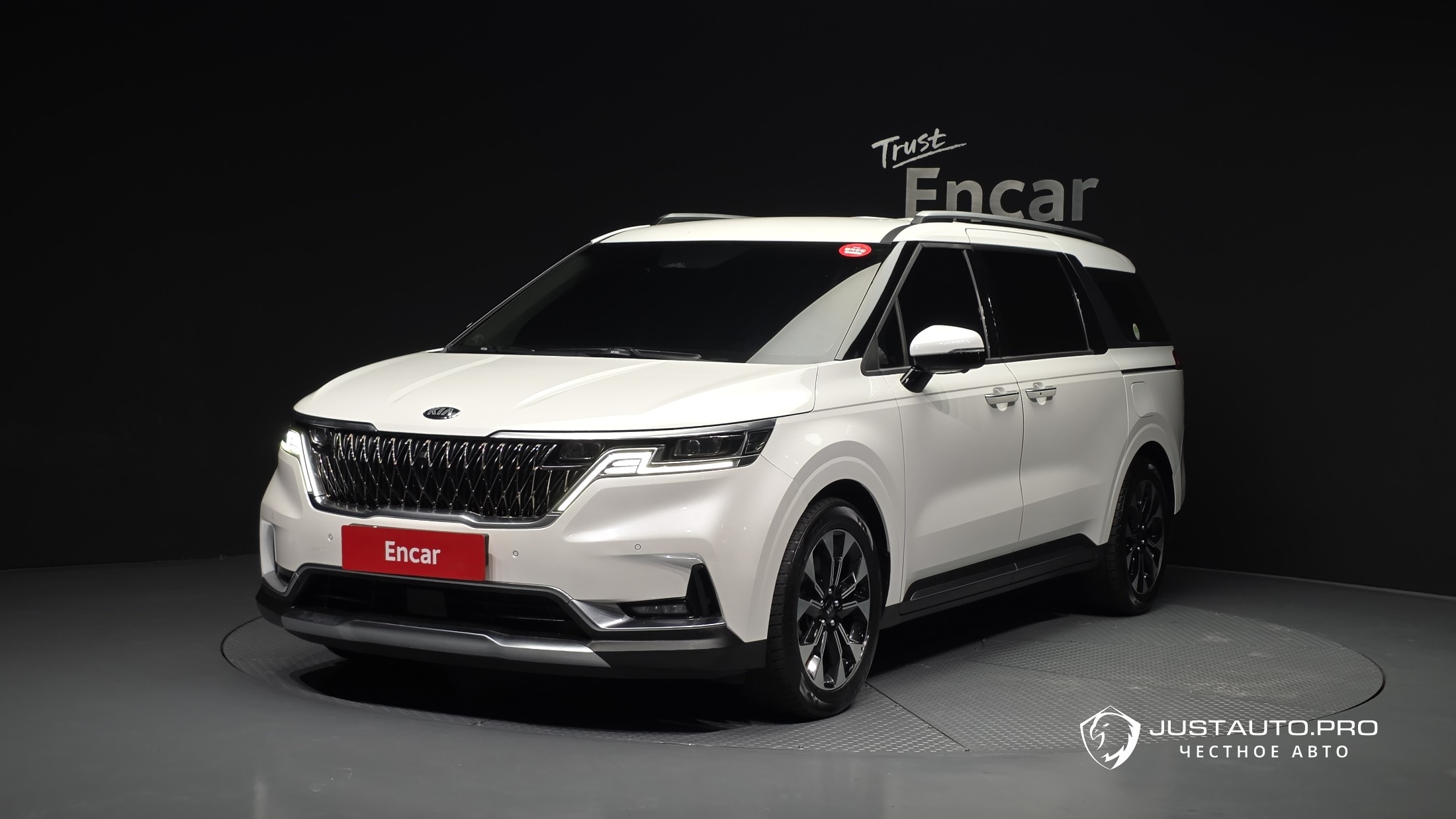 Автомобиль Kia Canival