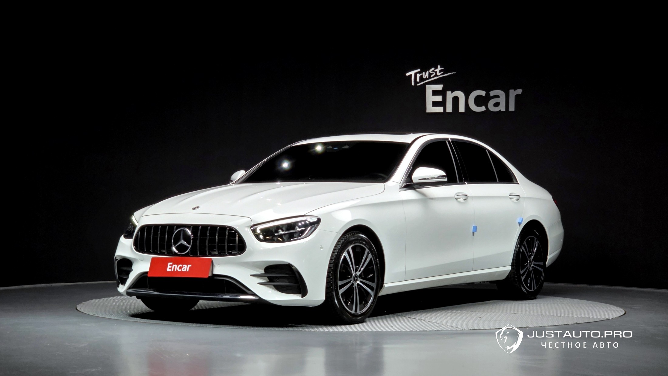 Автомобиль Mercedes-Benz E-Class