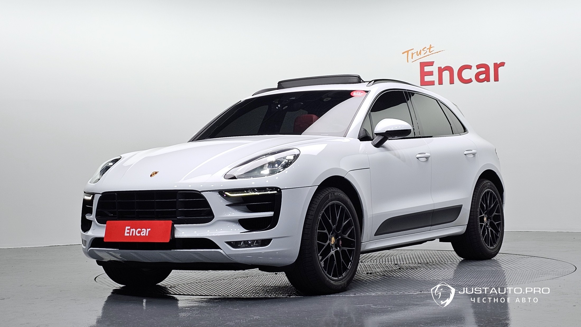 Автомобиль Porsche Macan