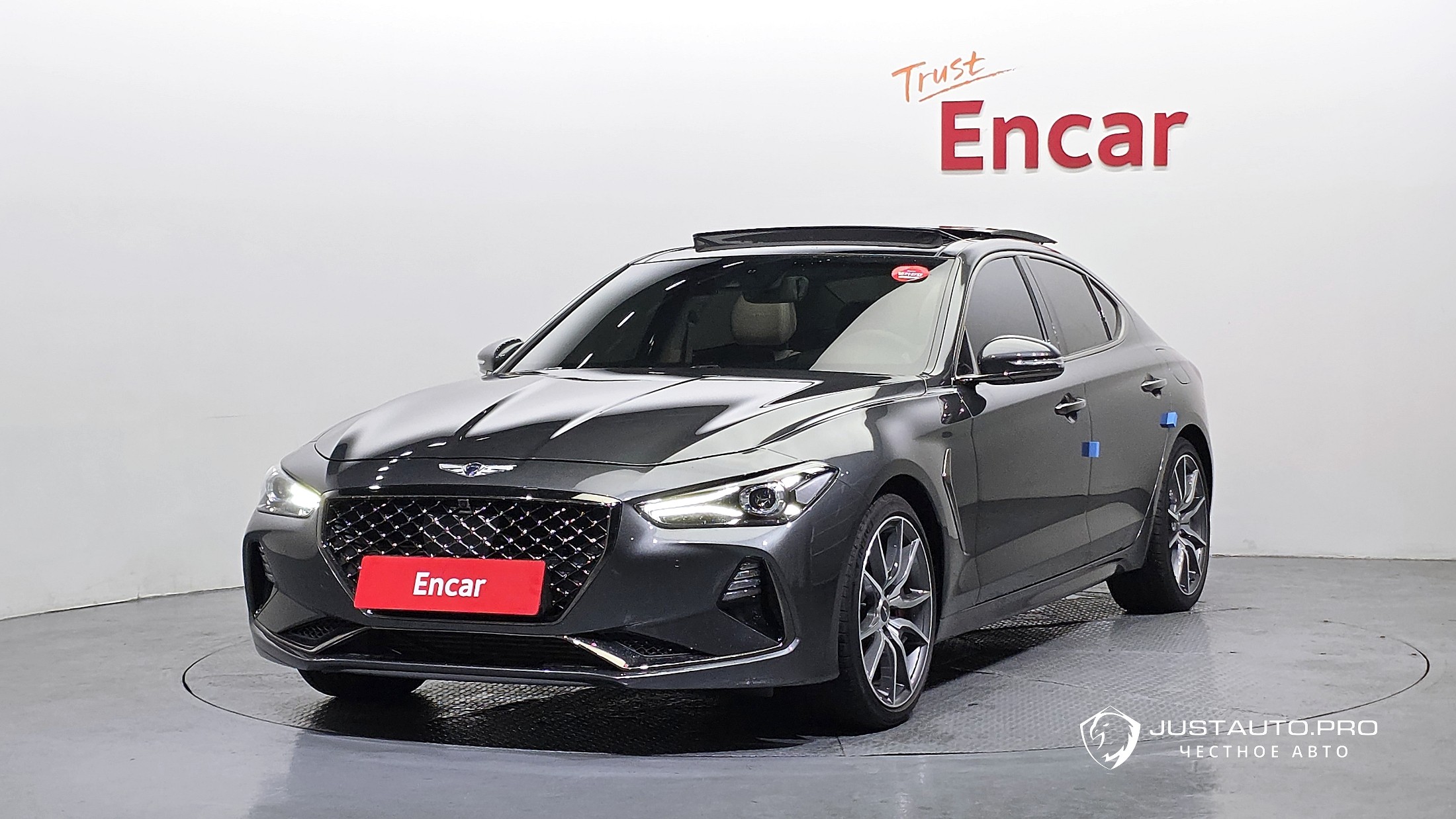 Автомобиль Genesis G70