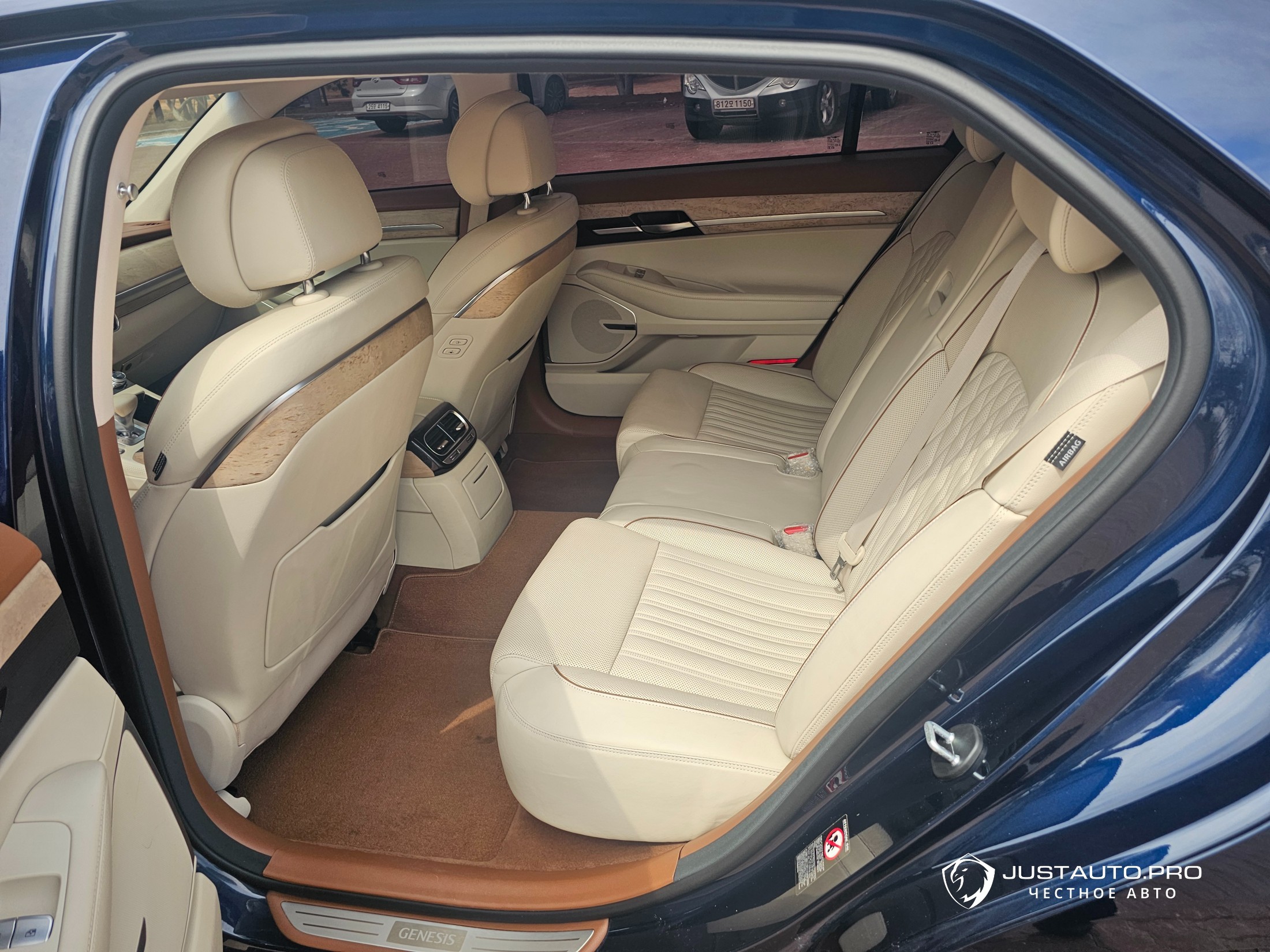 Автомобиль Genesis G90