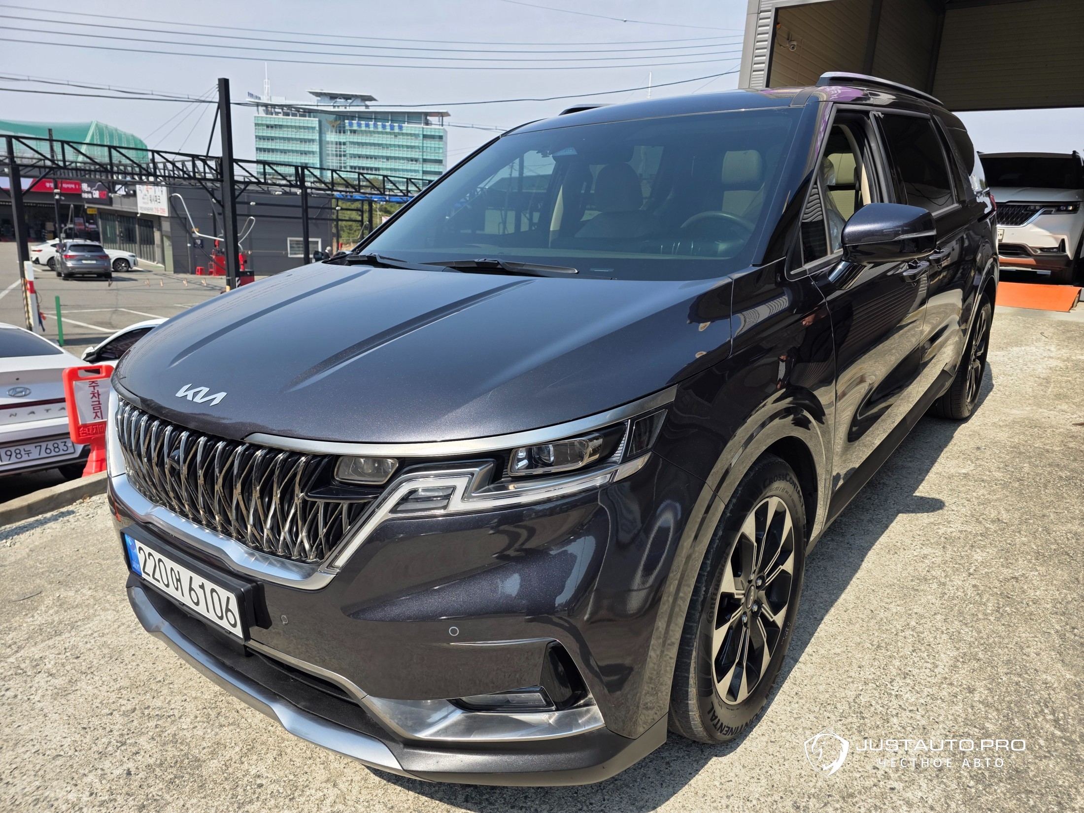 Автомобиль Kia Canival
