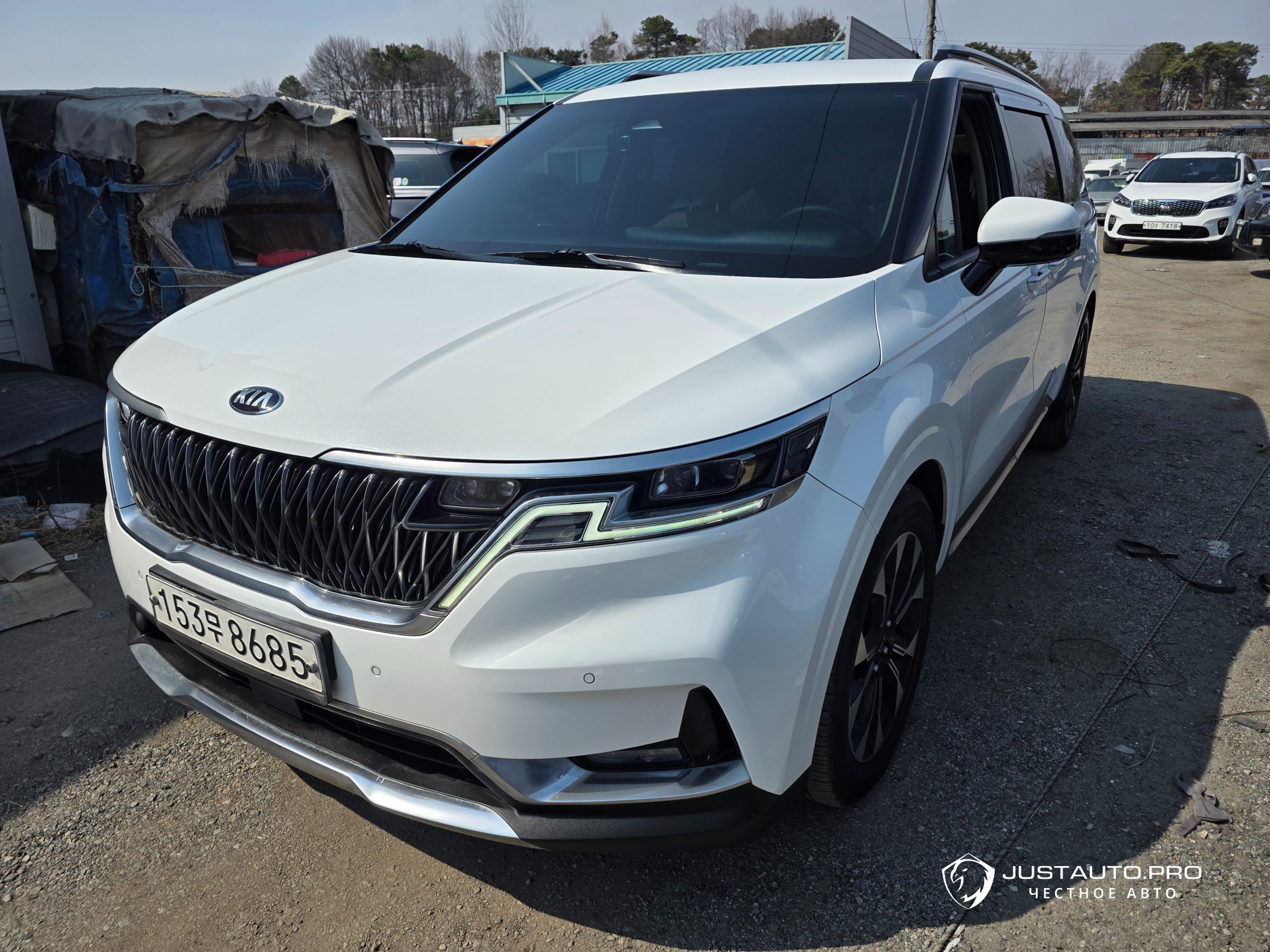 Автомобиль Kia Canival
