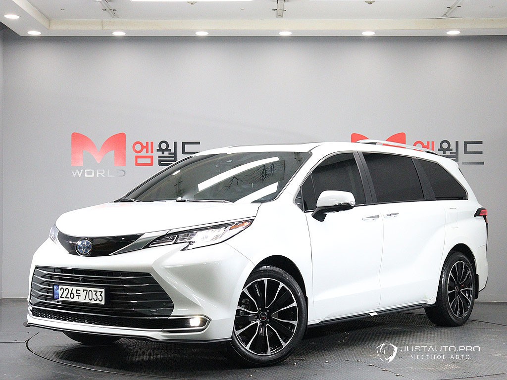 Автомобиль Toyota Sienna