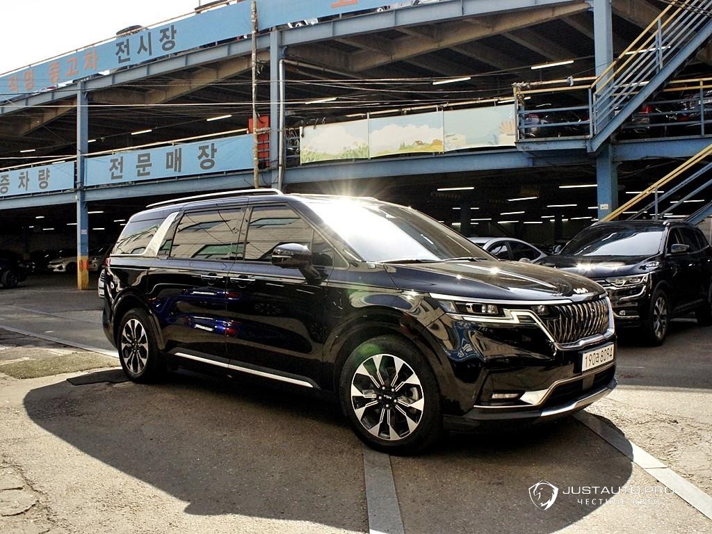 Автомобиль Kia Canival