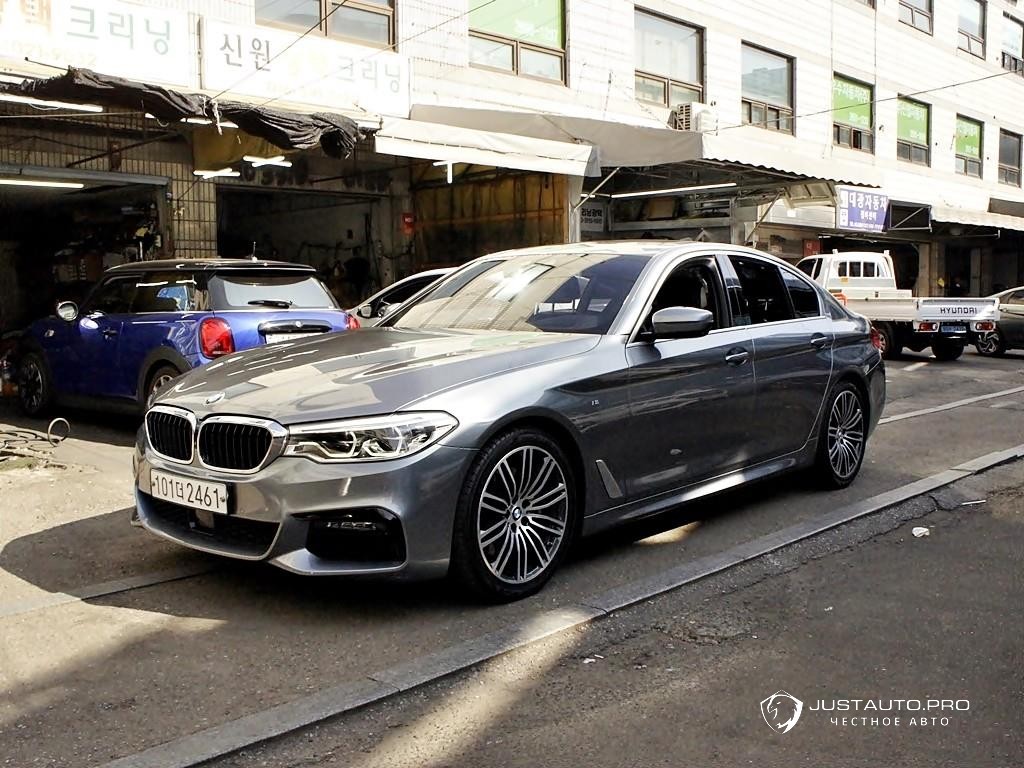 Автомобиль BMW 5-Series
