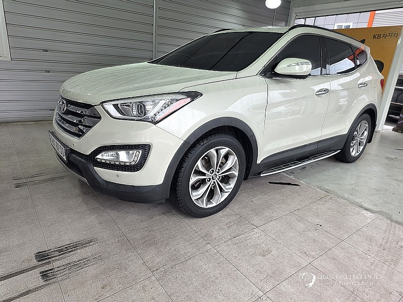 Автомобиль Hyundai Santafe