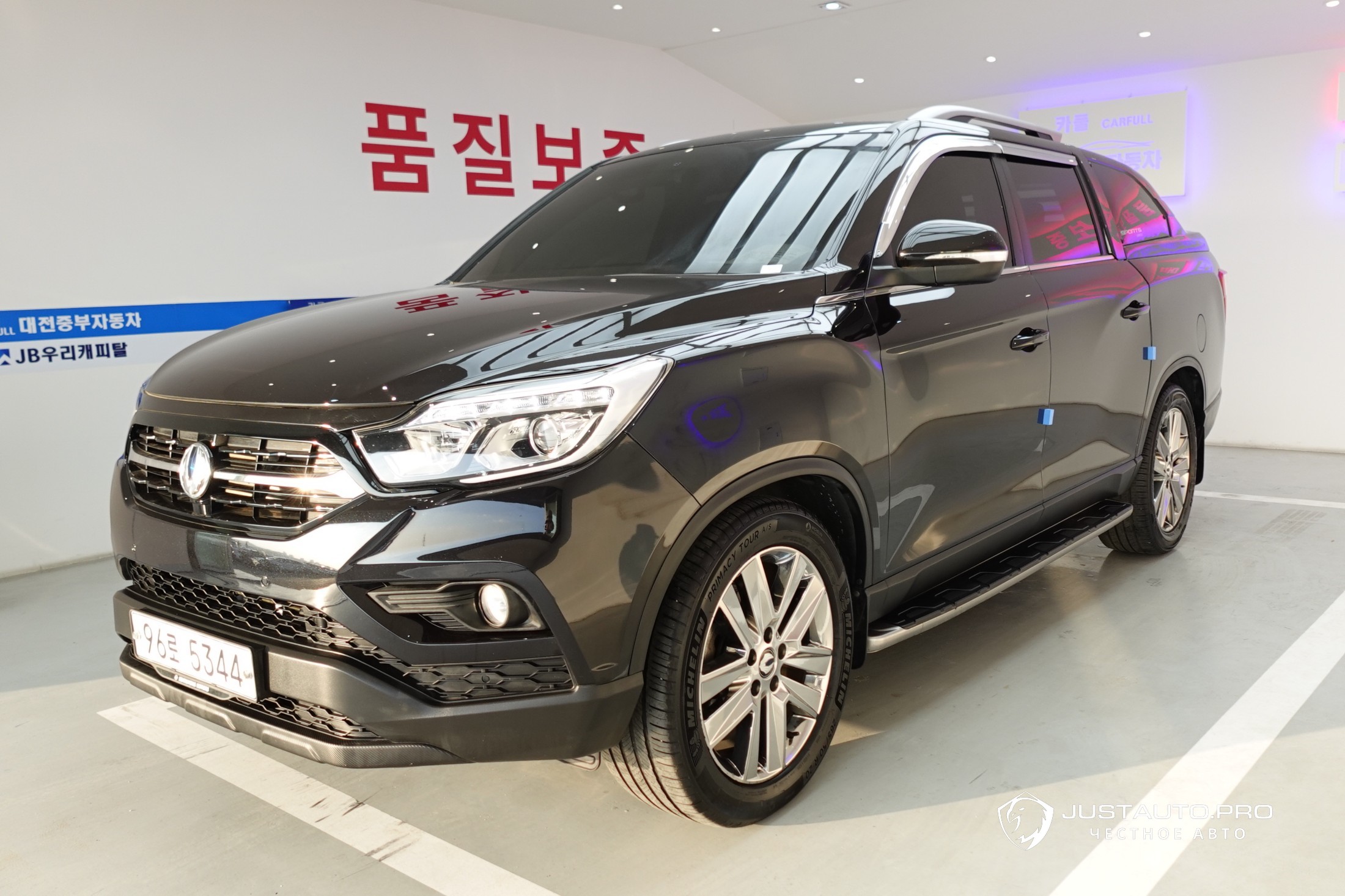 Автомобиль KG_Mobility_Ssangyong Rexton