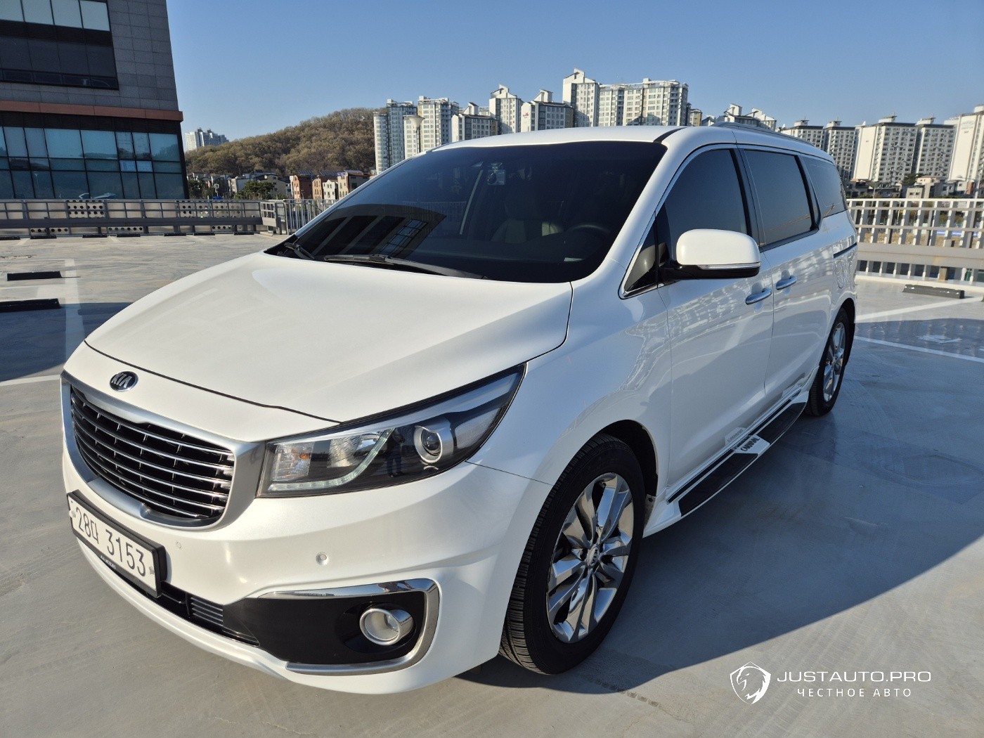 Автомобиль Kia Canival