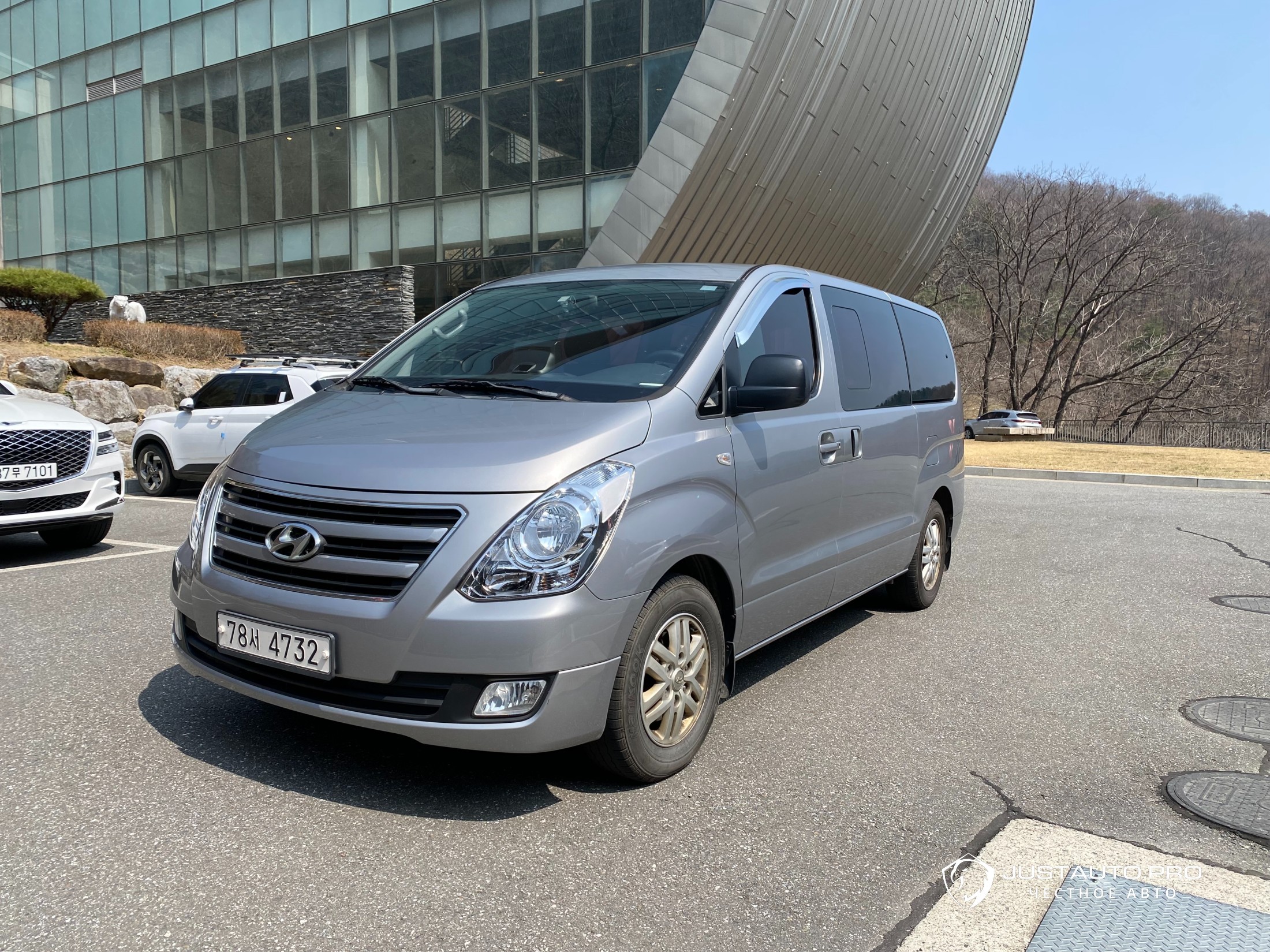 Автомобиль Hyundai Starex
