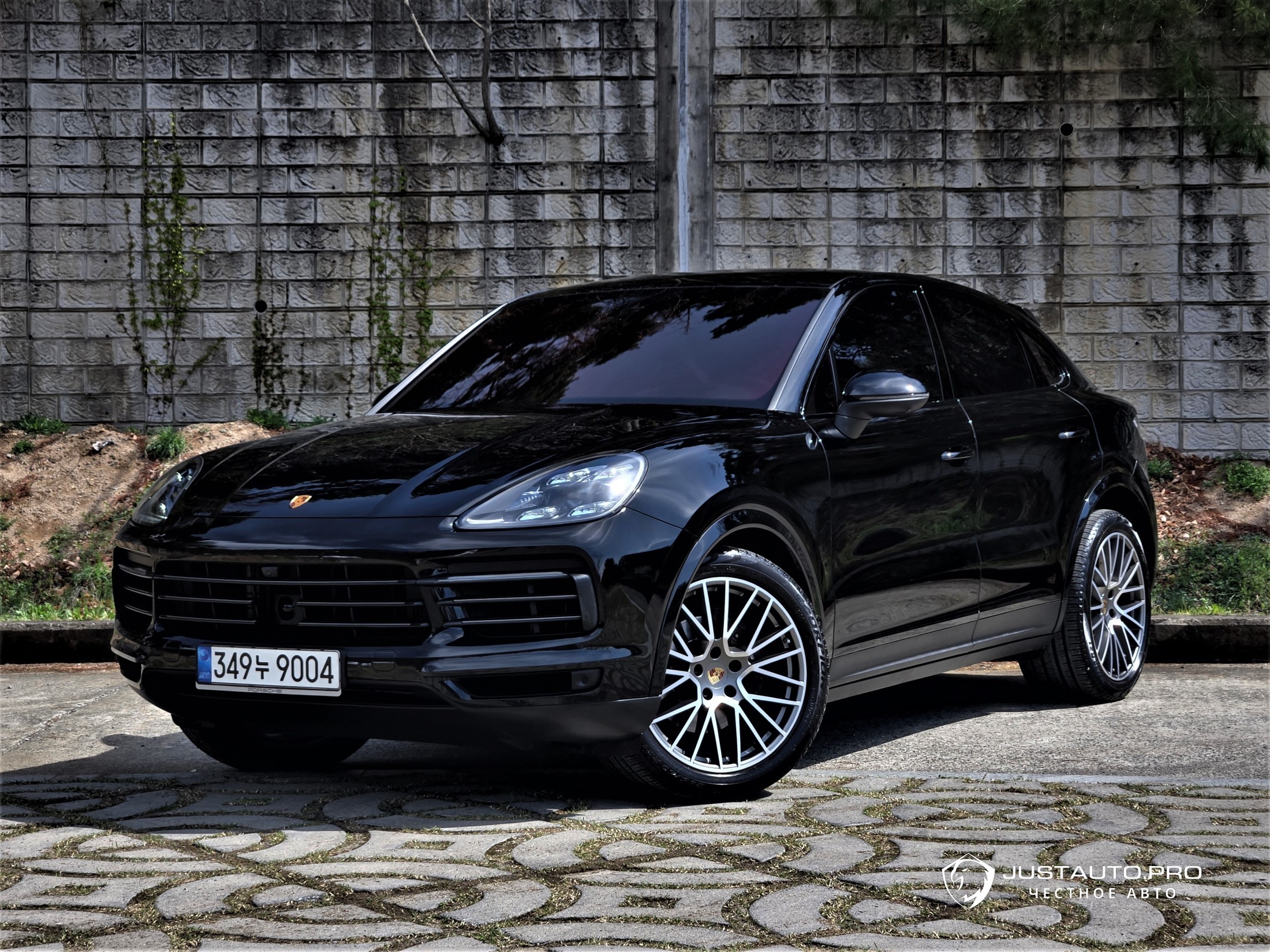 Автомобиль Porsche Cayenne