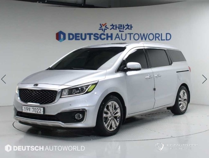 Автомобиль Kia Canival